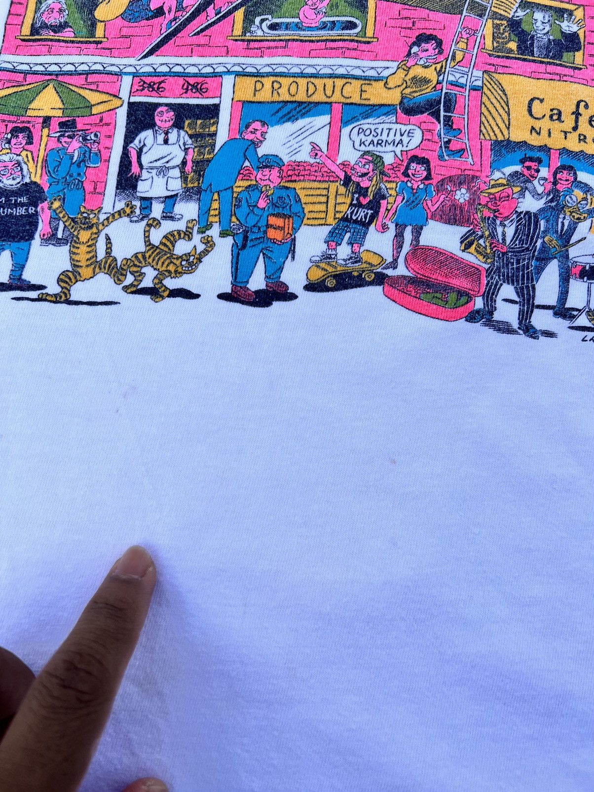 Vintage VTG TNT CITY SCENE GRAPHIC TEE ( STEVE LAFLER) Size US L / EU 52-54 / 3 - 2 Thumbnail