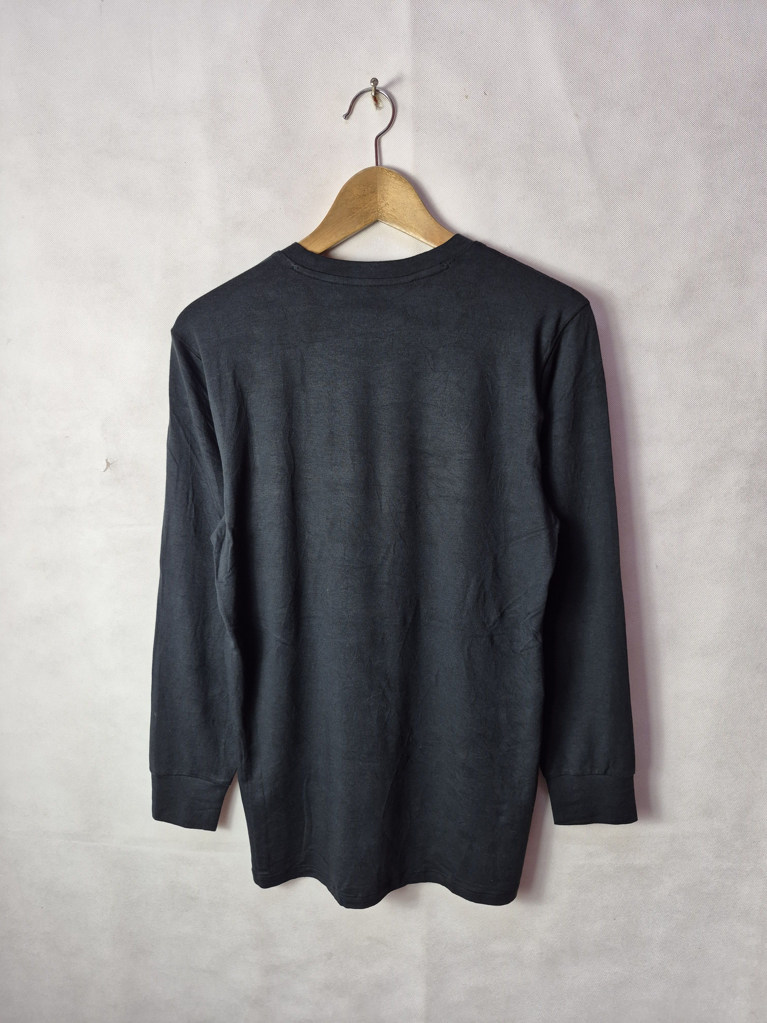 Japanese Brand × Uniqlo 🔥Uniqlo Heat Tech Plain Black Longsleeves Size US M / EU 48-50 / 2 - 5 Thumbnail