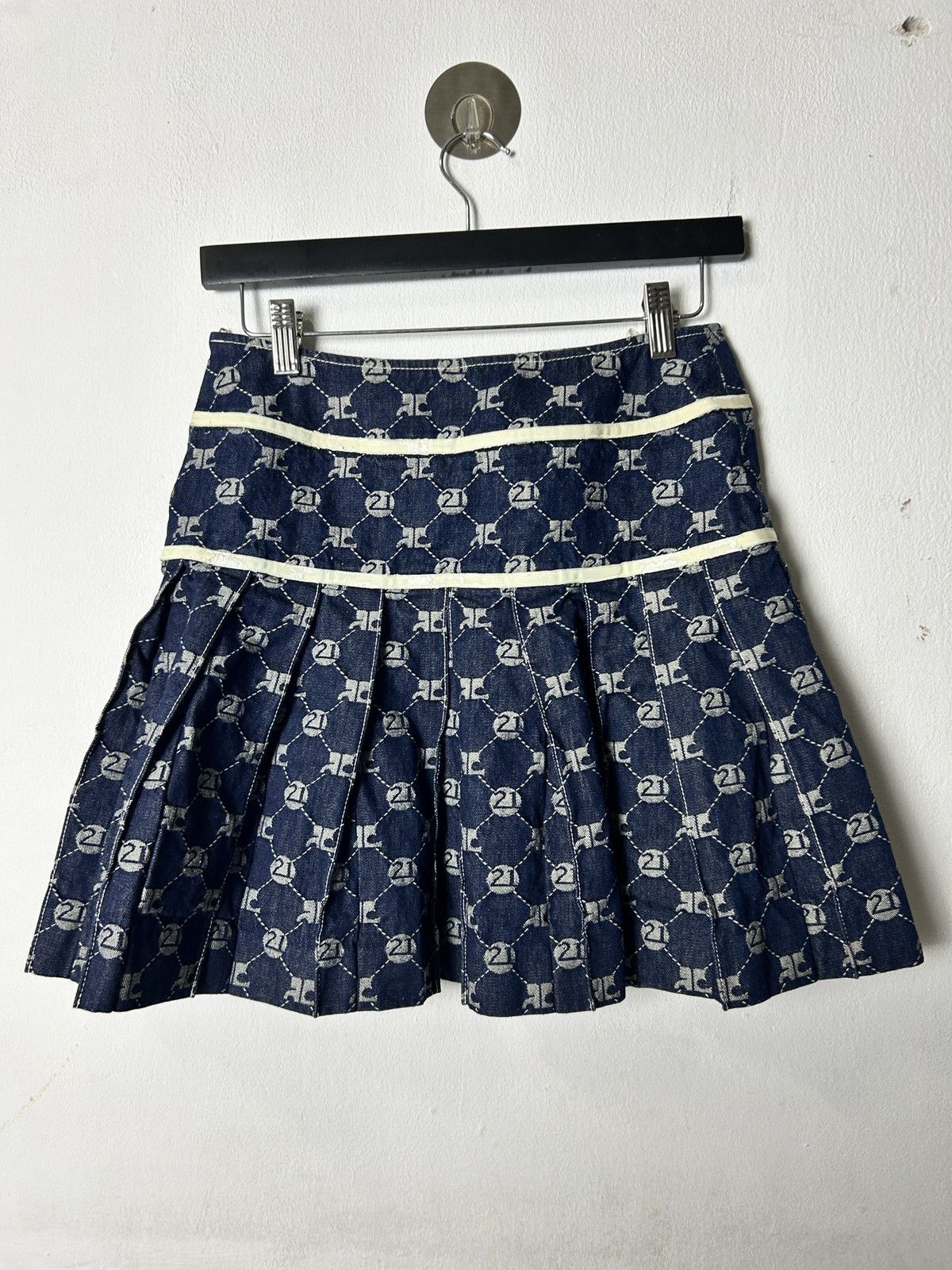 Courreges André Courrèges Jacquard Repeat Logo Denim Vintage pleated Size 27" / US 4 / IT 40 - 1 Thumbnail