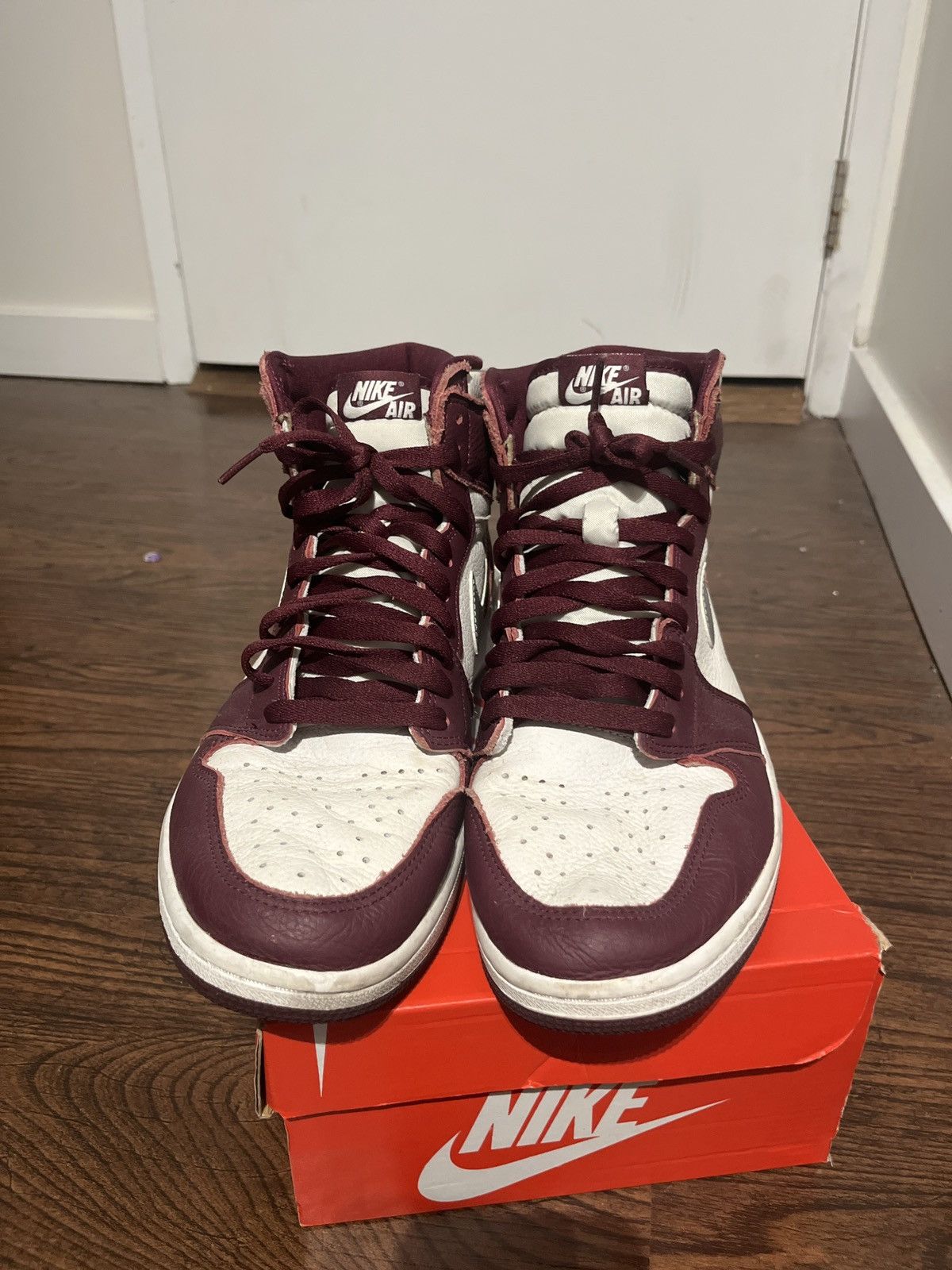 Jordan Brand × Nike Jordan 1 High OG Bordeaux Size US 12 / EU 45 - 3 Thumbnail