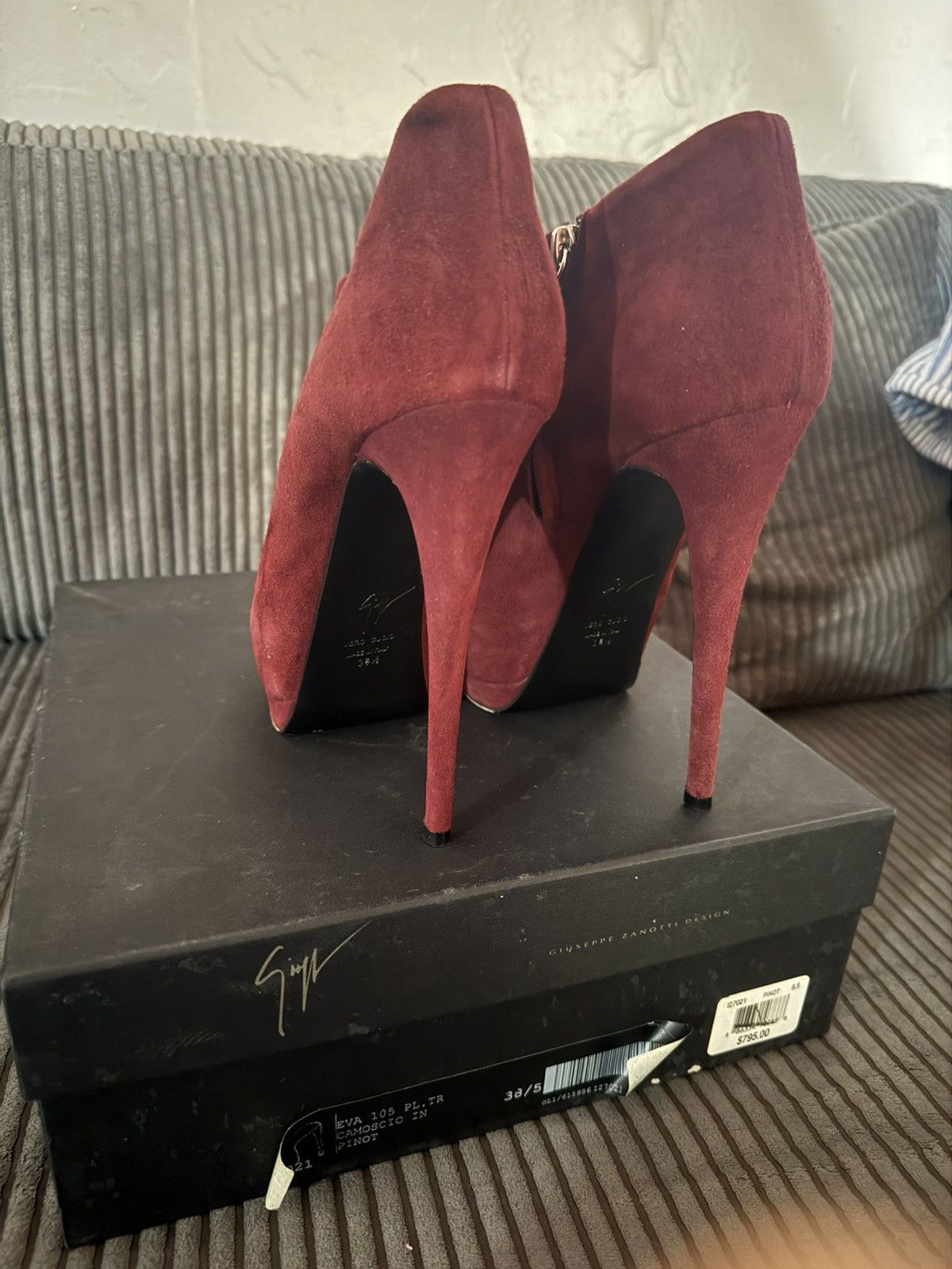 Giuseppe Zanotti Giuseppe Zanotti purple platforms Size US 8.5 / IT 38.5 - 2 Thumbnail