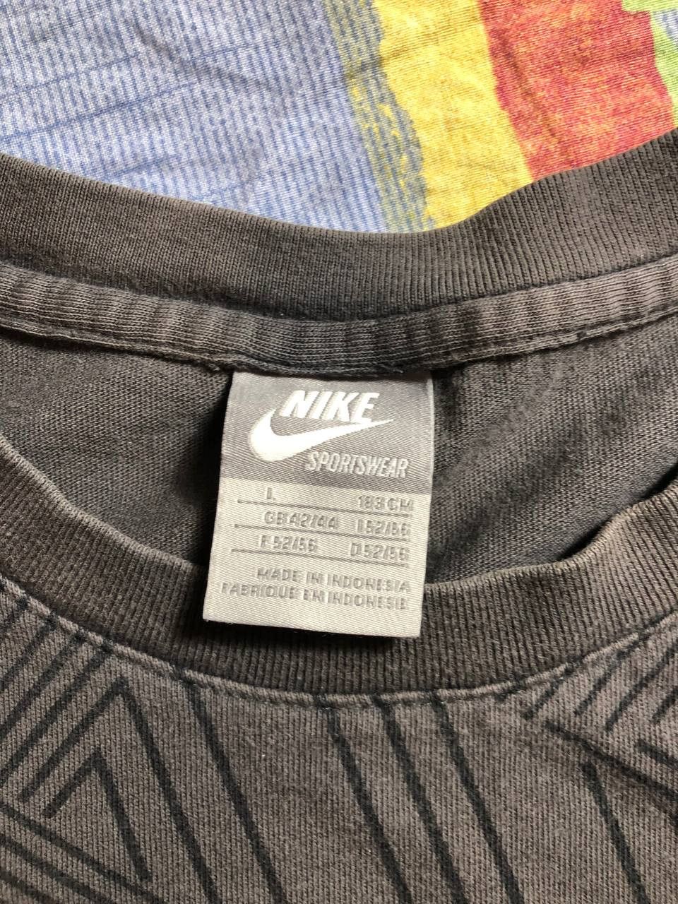 Nike × Vintage 90s Nike Central Swoosh Vintage Y2K Oversized Retro T-Shirt Size US L / EU 52-54 / 3 - 13 Thumbnail
