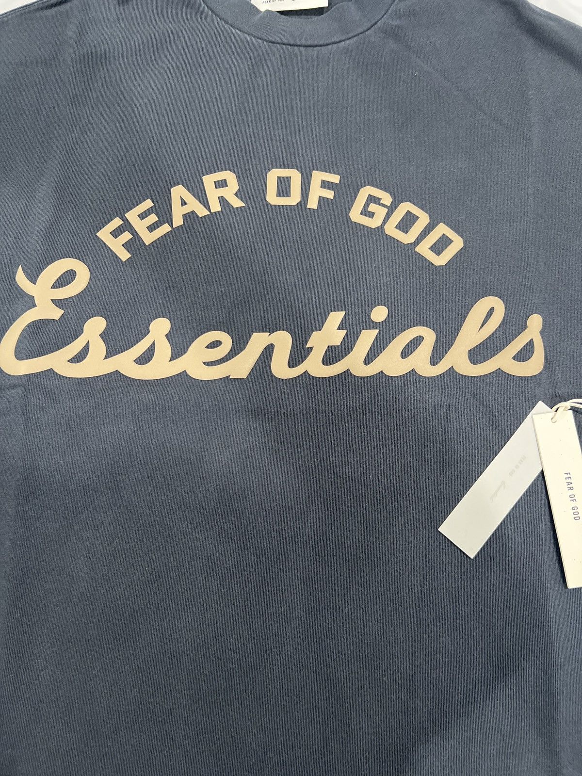 Essentials Fear of God Essentials 90s short sleeve Faded Iron Size M Size US M / EU 48-50 / 2 - 7 Thumbnail