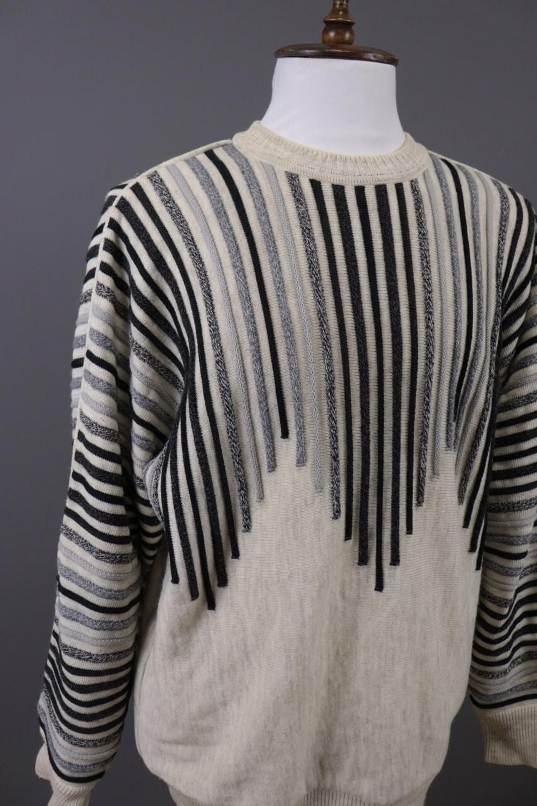 Carlo Colucci Carlo Colucci Personality Beige Sweatshirt Sweater Size 54 Size US M / EU 48-50 / 2 - 4 Thumbnail