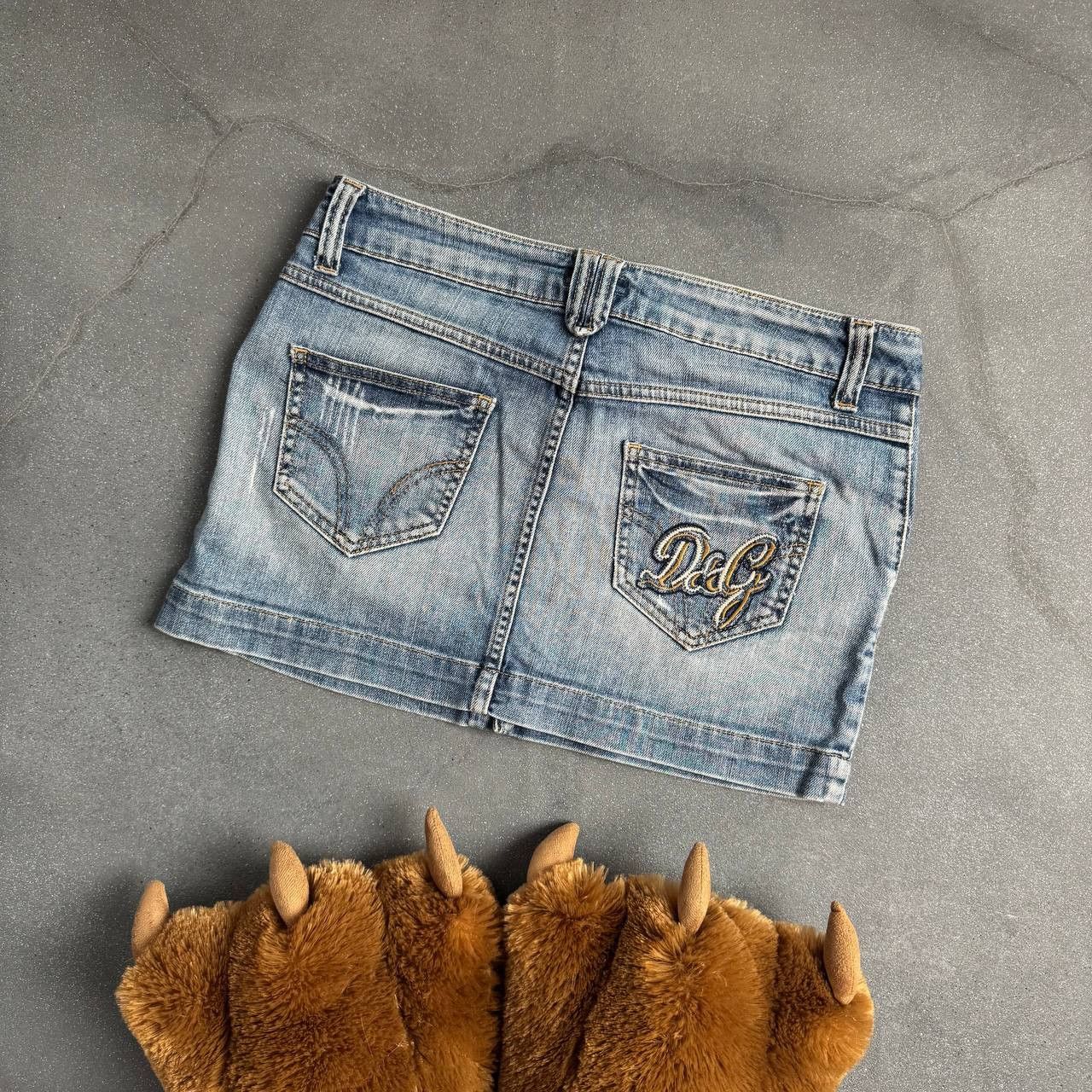 Dolce & Gabbana × Vintage D&G Dolce & Gabbana Vintage Mini Skirt Size 27" / US 4 / IT 40 - 1 Thumbnail