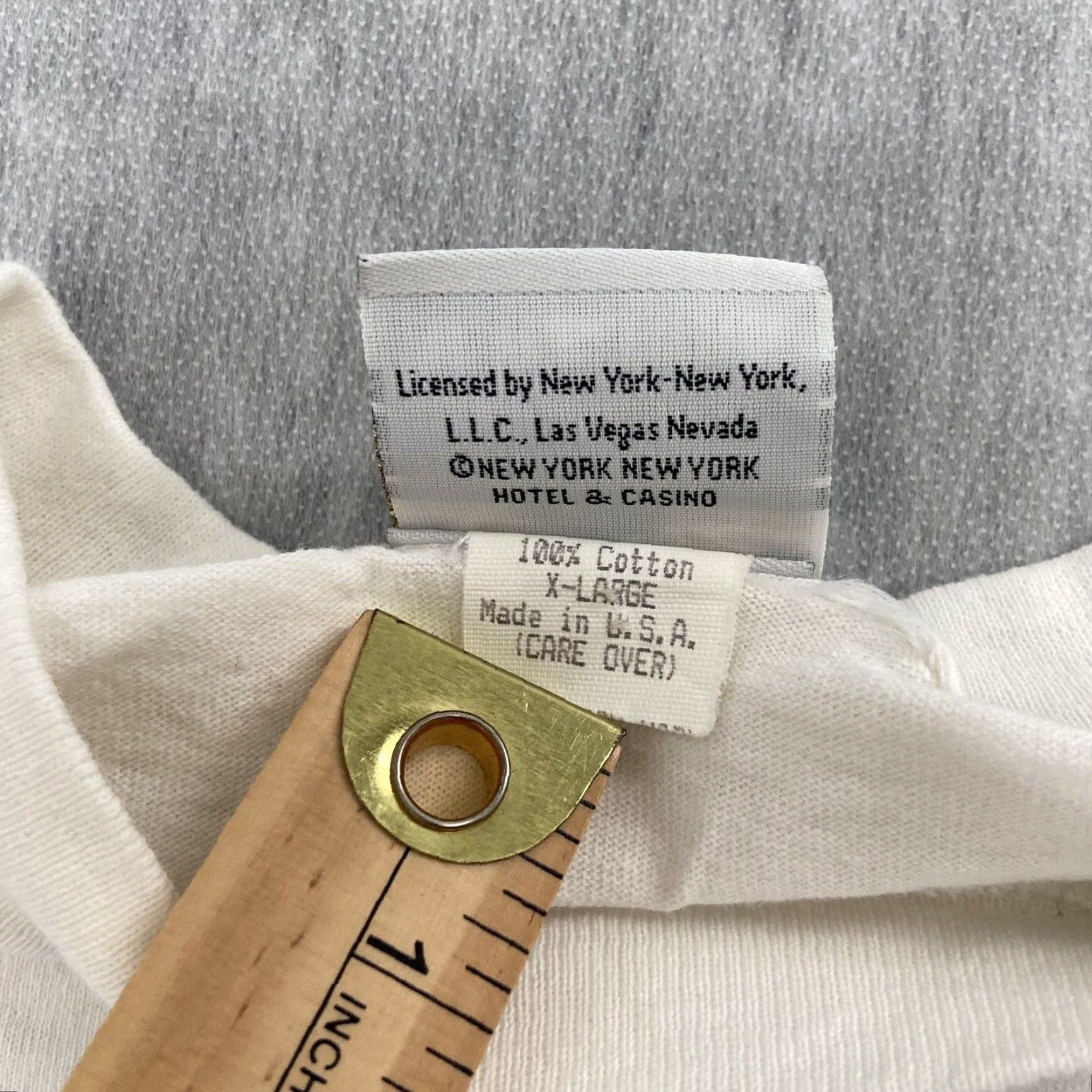 Vintage VINTAGE New York New York Hotel Casino T-Shirt Adult XL White 90s Graphic Mens Size US XL / EU 56 / 4 - 6 Thumbnail