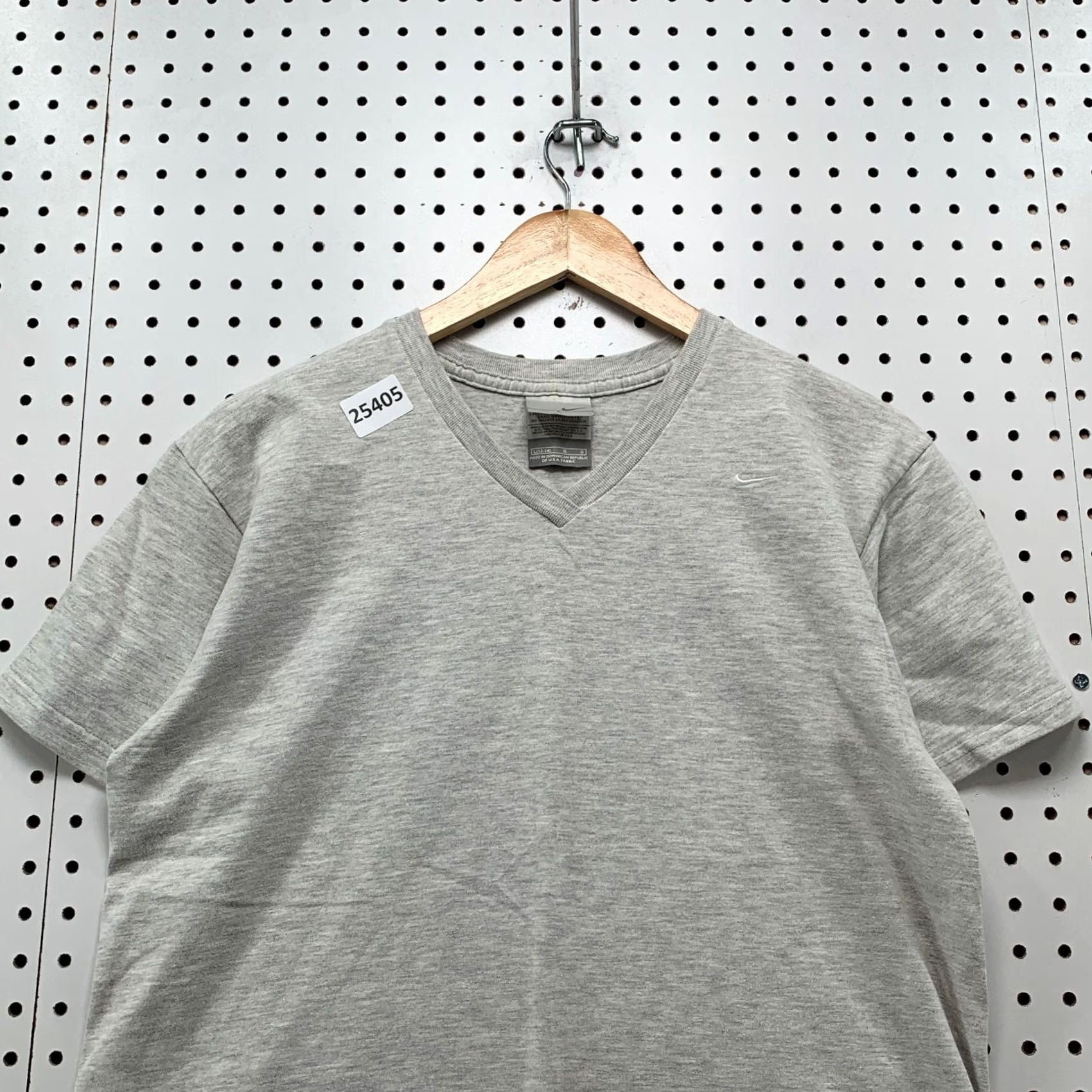 Nike VINTAGE Nike Shirt Gray White Embroidered Swoosh V Neck Womens L Size L / US 10 / IT 46 - 2 Thumbnail