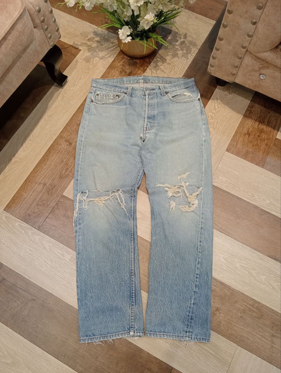 Levi's Vintage Clothing VINTAGE LEVI'S 501 BLUE DISTRESSED DENIM JEANS Size US 36 / EU 52 - 1 Thumbnail