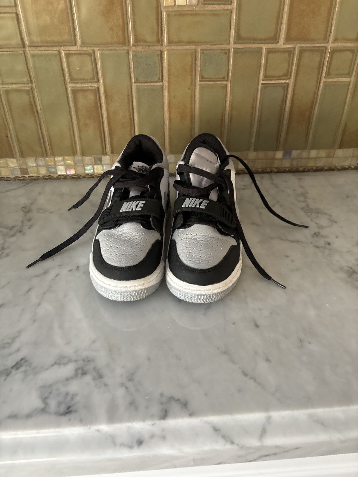 Jordan Brand Jordan Legacy 312 Low White Smoke Grey (Gs) 5.5y used Size US 5.5 / EU 38 - 3 Thumbnail