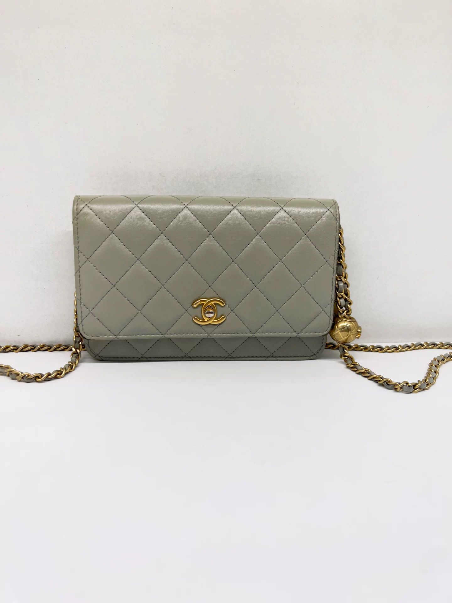 Chanel Pre-loved Bag Very good condition Size ONE SIZE - 1 Thumbnail