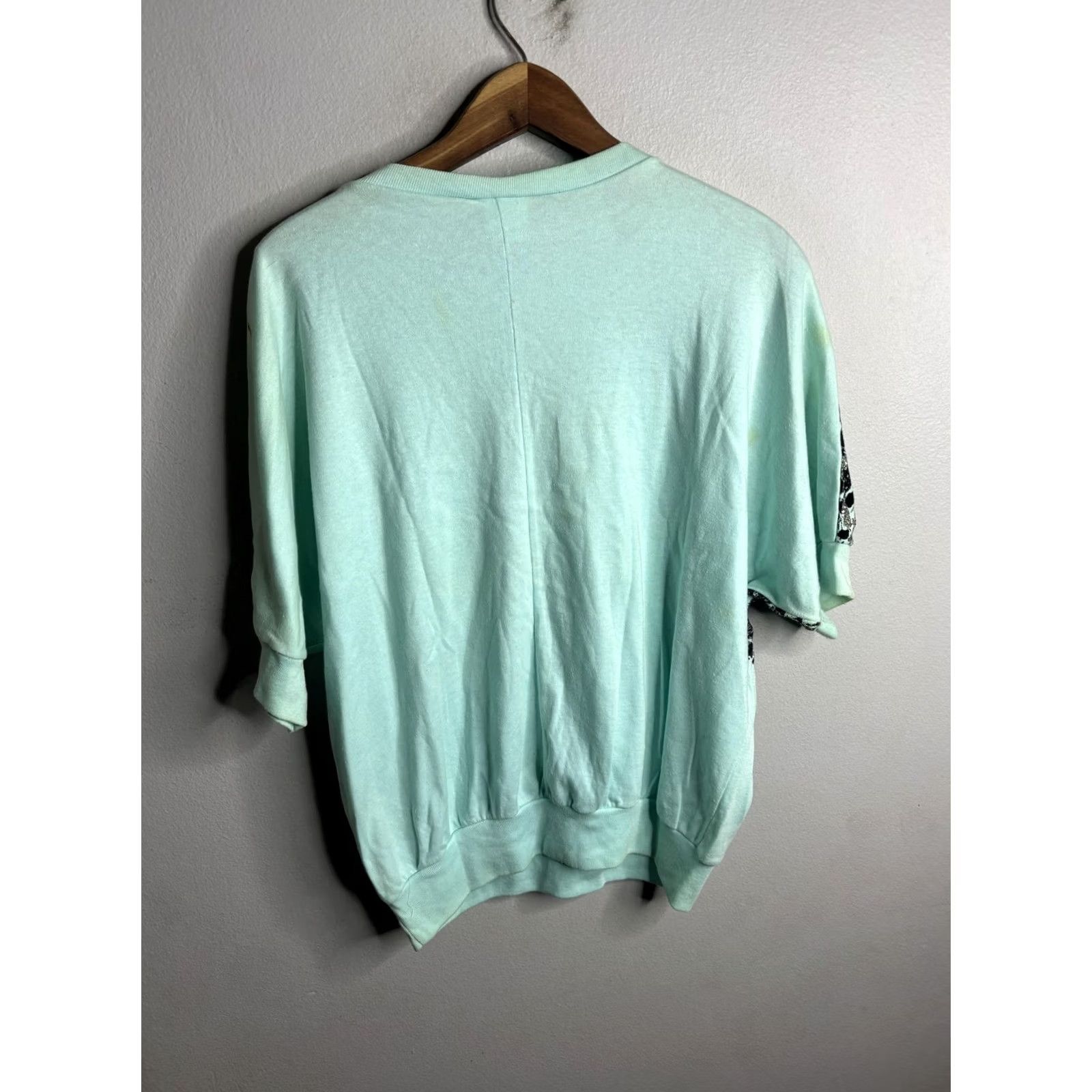 Greats VINTAGE GREAT Directions Shirt Womens Large Green Leopard Graphic Dolman 80s Size L / US 10 / IT 46 - 5 Thumbnail