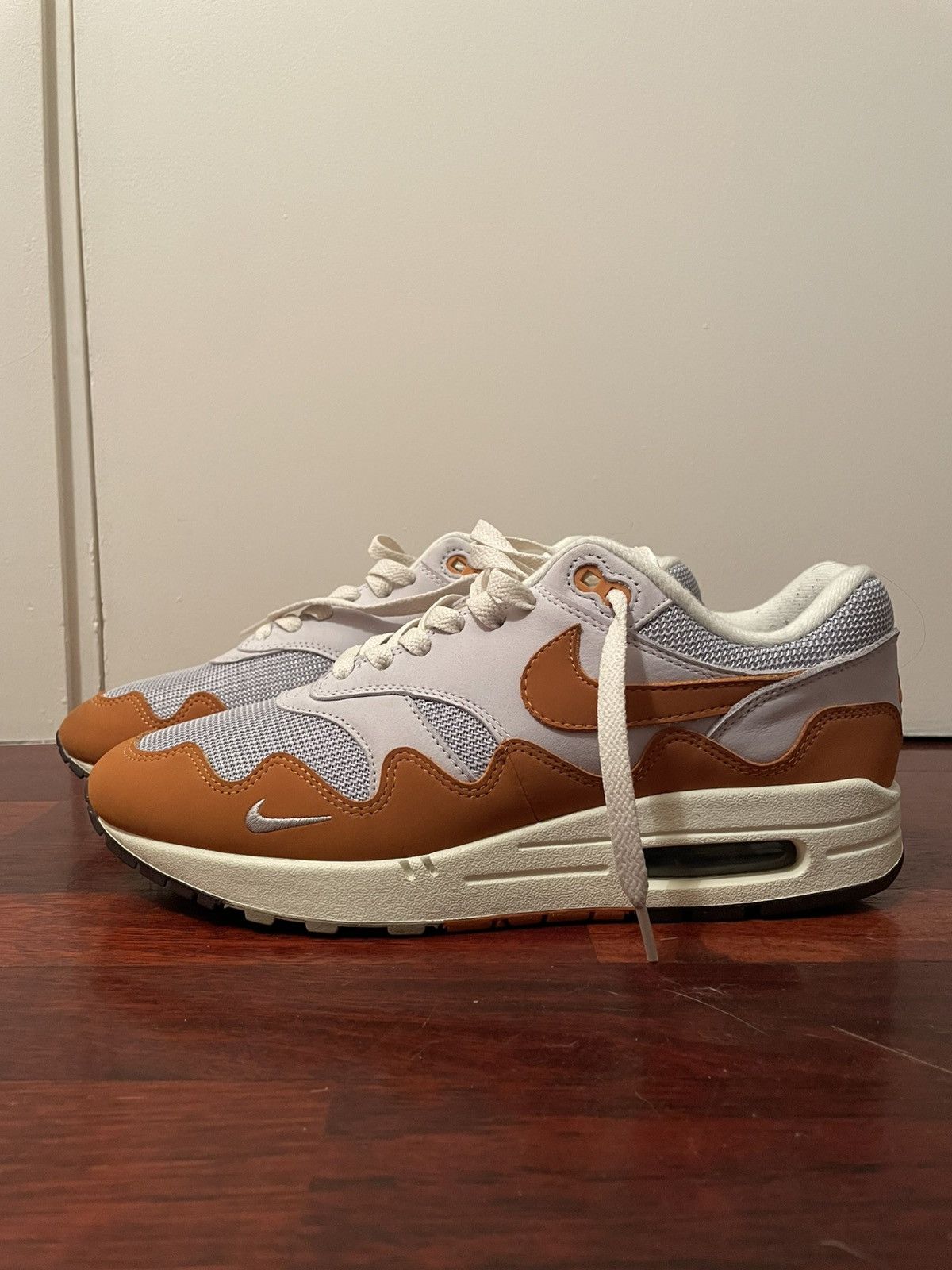 Nike × Patta Nike Air Max 1 Patta Waves Monarch with bracalet Size US 9 / EU 42 - 1 Thumbnail