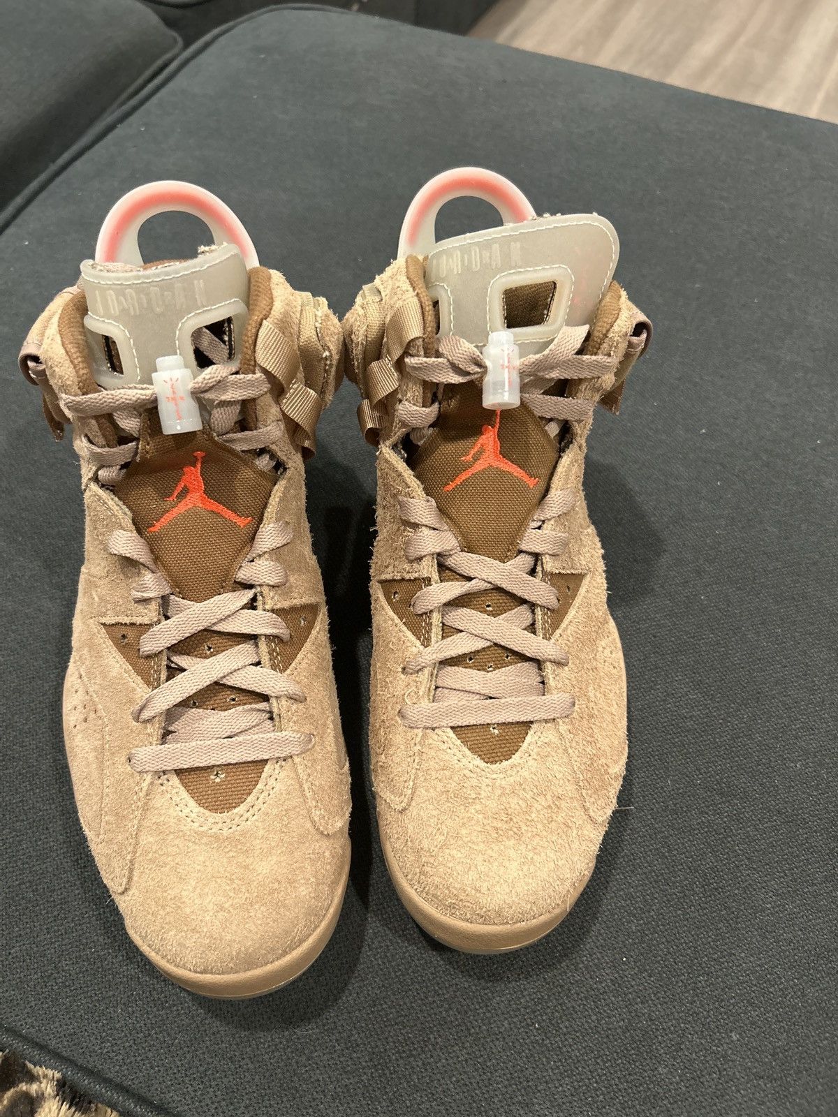Air Jordan Retro x Travis Scott “British Khaki”