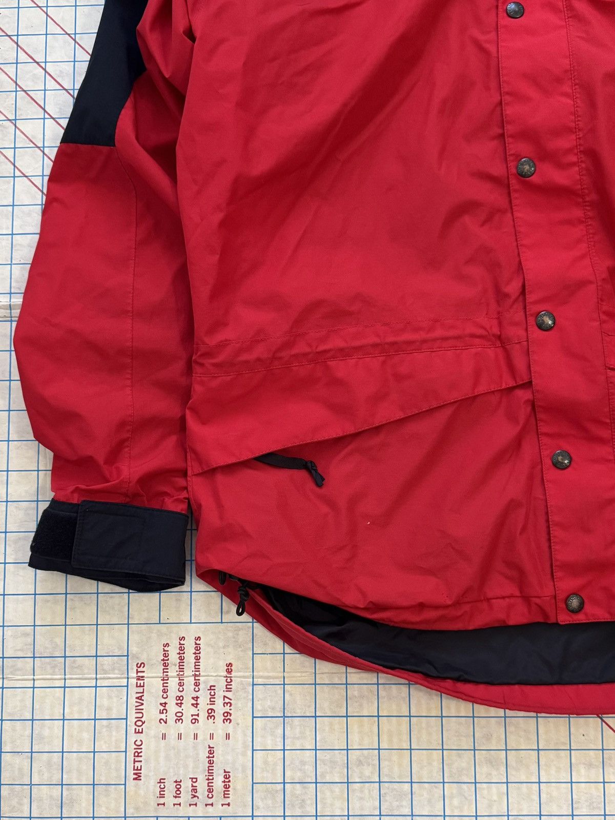 The North Face Vintage The North Face Hydroseal Jacket Black and Red Size L Size US L / EU 52-54 / 3 - 3 Thumbnail