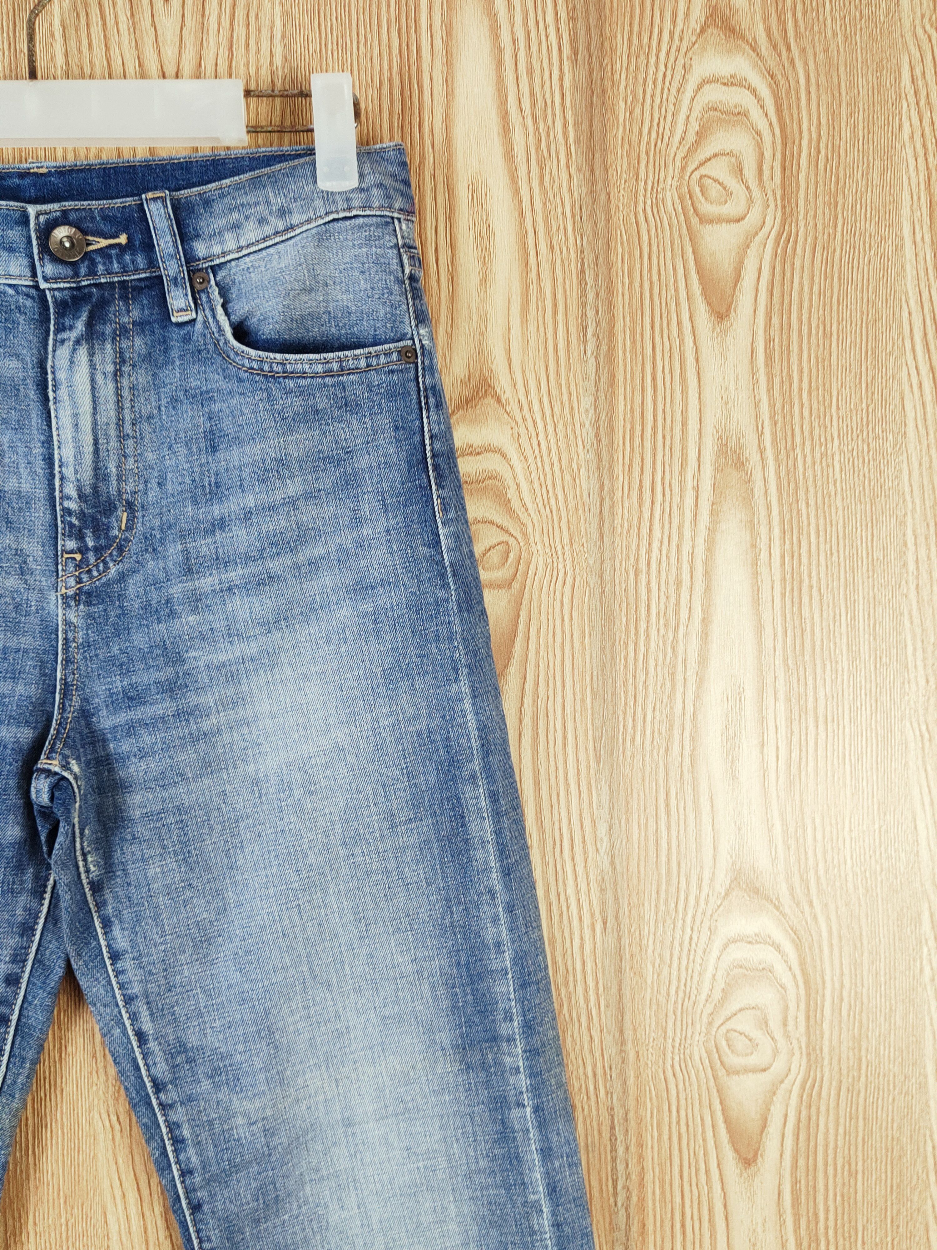 Japanese Brand Uniqlo Blue Distressed Ripped Jeans #W606 Size US 26 / EU 42 - 5 Thumbnail
