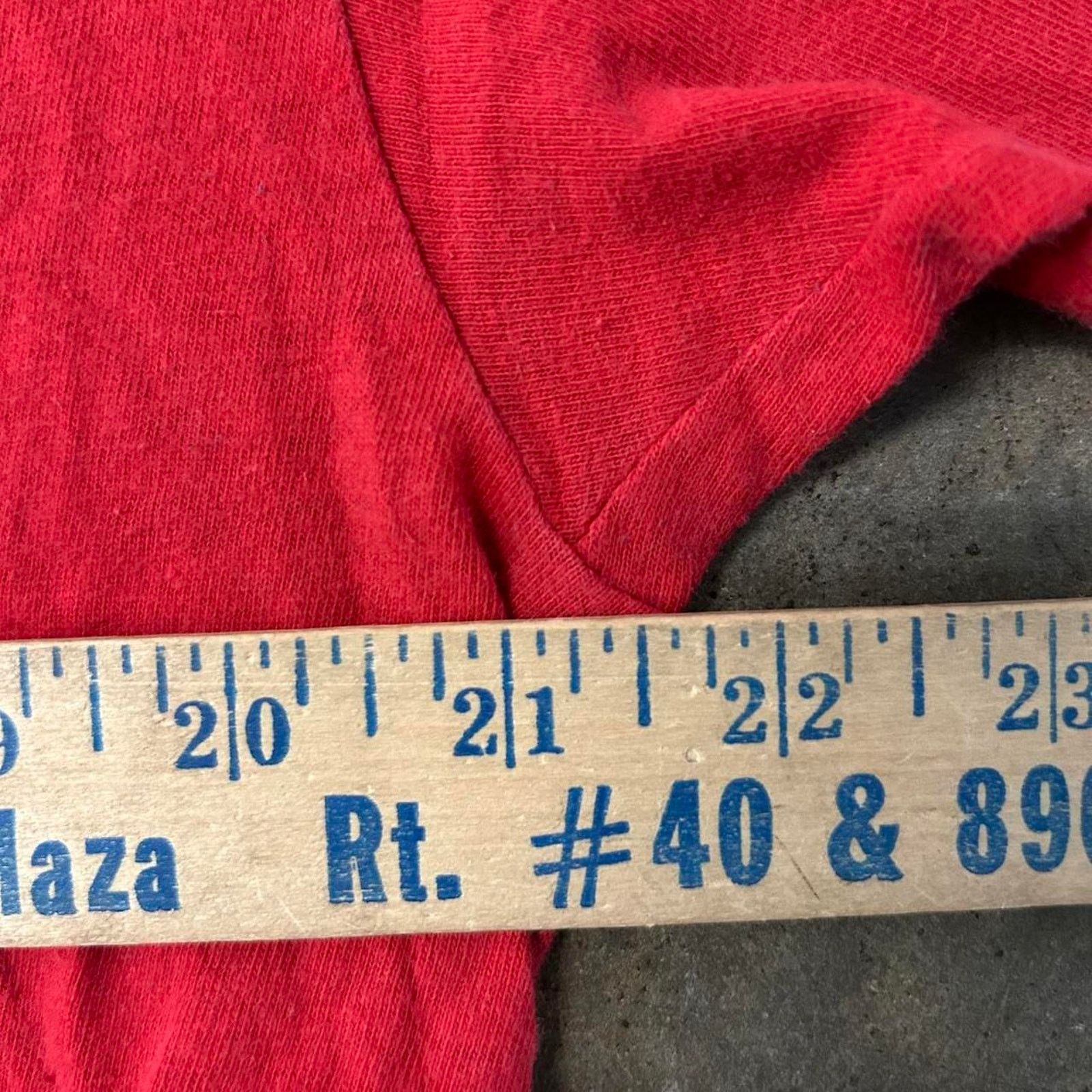 Hanes VTG Red Broken Spoke Saloon biker tee Size US XL / EU 56 / 4 - 4 Thumbnail