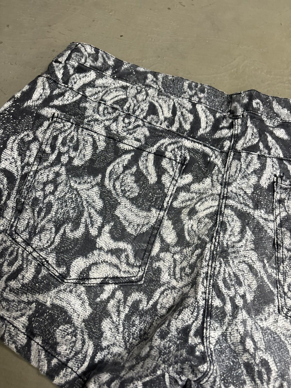 Hysteric Glamour Vintage Hysteric Glamour Floral Shorts H&M Size 34" / US 12 / IT 48 - 9 Thumbnail