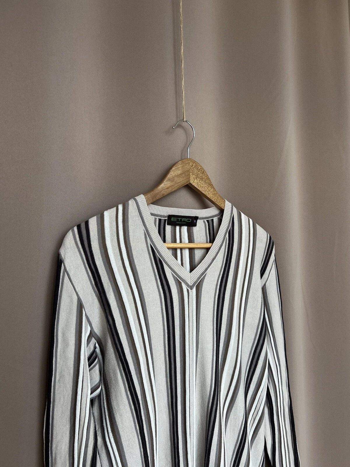 Etro Etro Wool Striped V-Neck Jumper Womens Size M Sweater Size M / US 6-8 / IT 42-44 - 3 Thumbnail