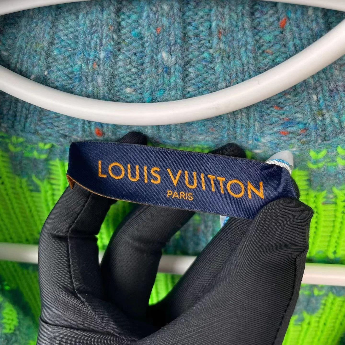 Louis Vuitton Louis Vuitton M jacket Size M / US 6-8 / IT 42-44 - 2 Thumbnail