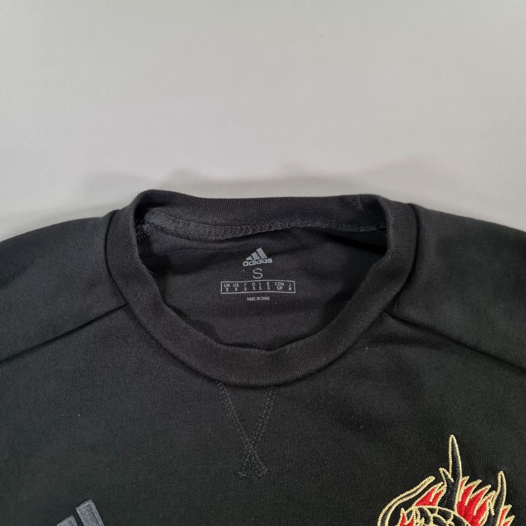 Adidas adidas Mens Sweatshirt Small Black Manchester United 2019-20 Chinese GH0029 Size US S / EU 44-46 / 1 - 2 Thumbnail