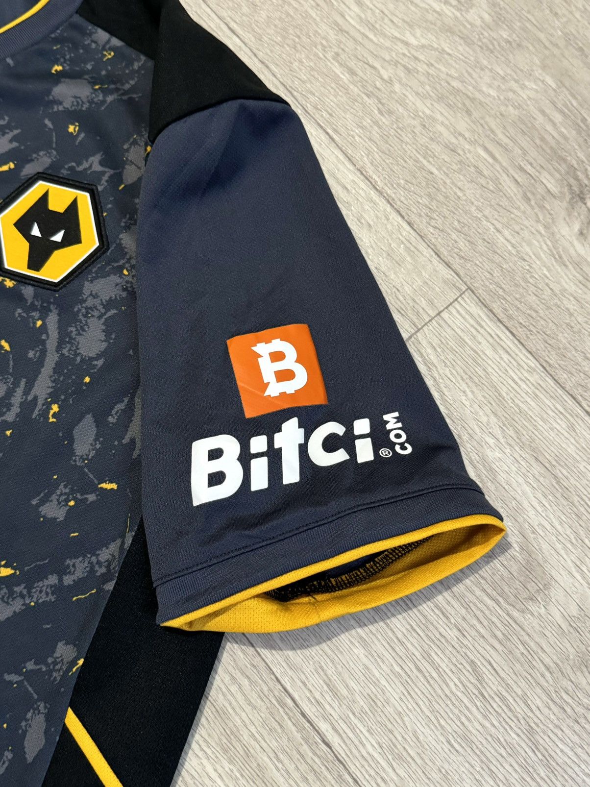 Castore 🔷Castore Wolverhampton 2021/22 Soccer jersey🔷 Size US L / EU 52-54 / 3 - 4 Thumbnail