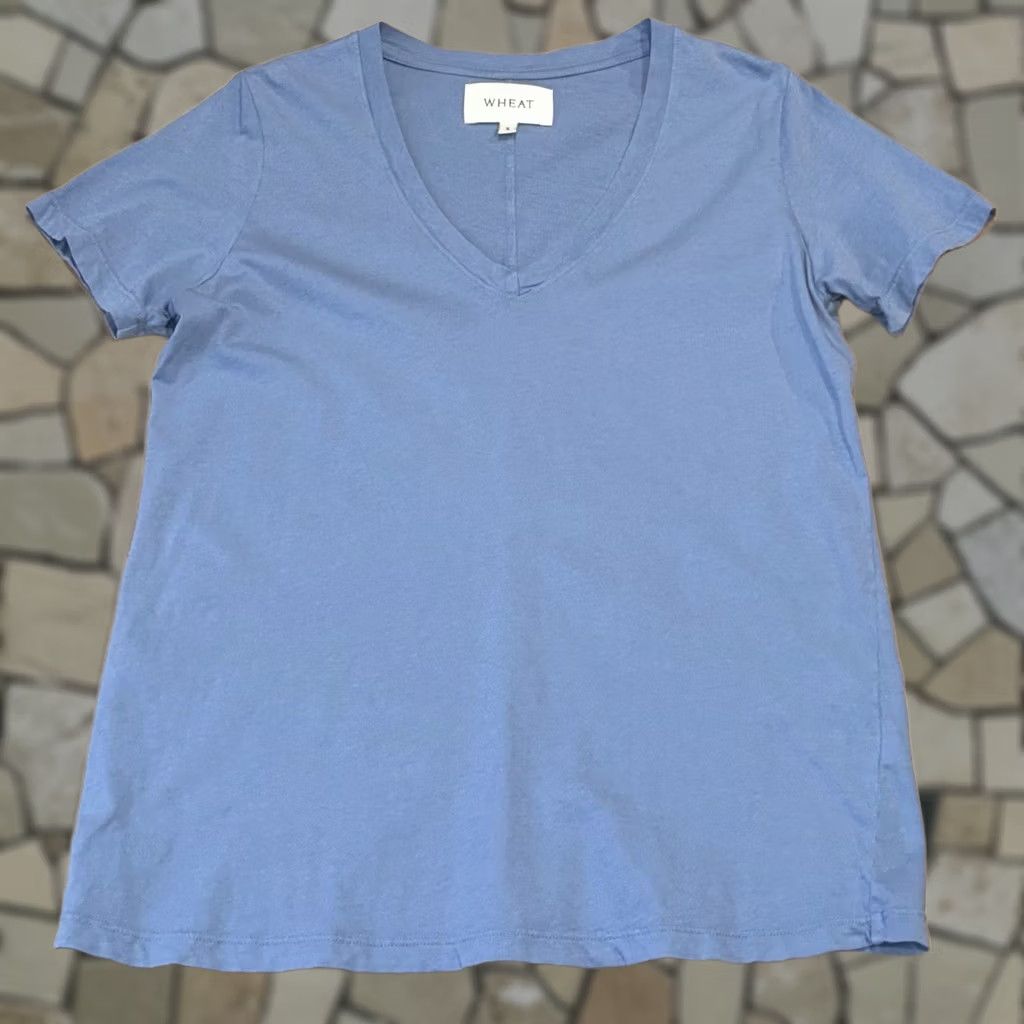 Vintage WHEAT Manhattan V-Neck Top Short Sleeve Women’s Small Blue Logo Knit Cotton T-Shirt Regular Size S Mens Women Girls Boys Size S / US 4 / IT 40 - 1 Thumbnail