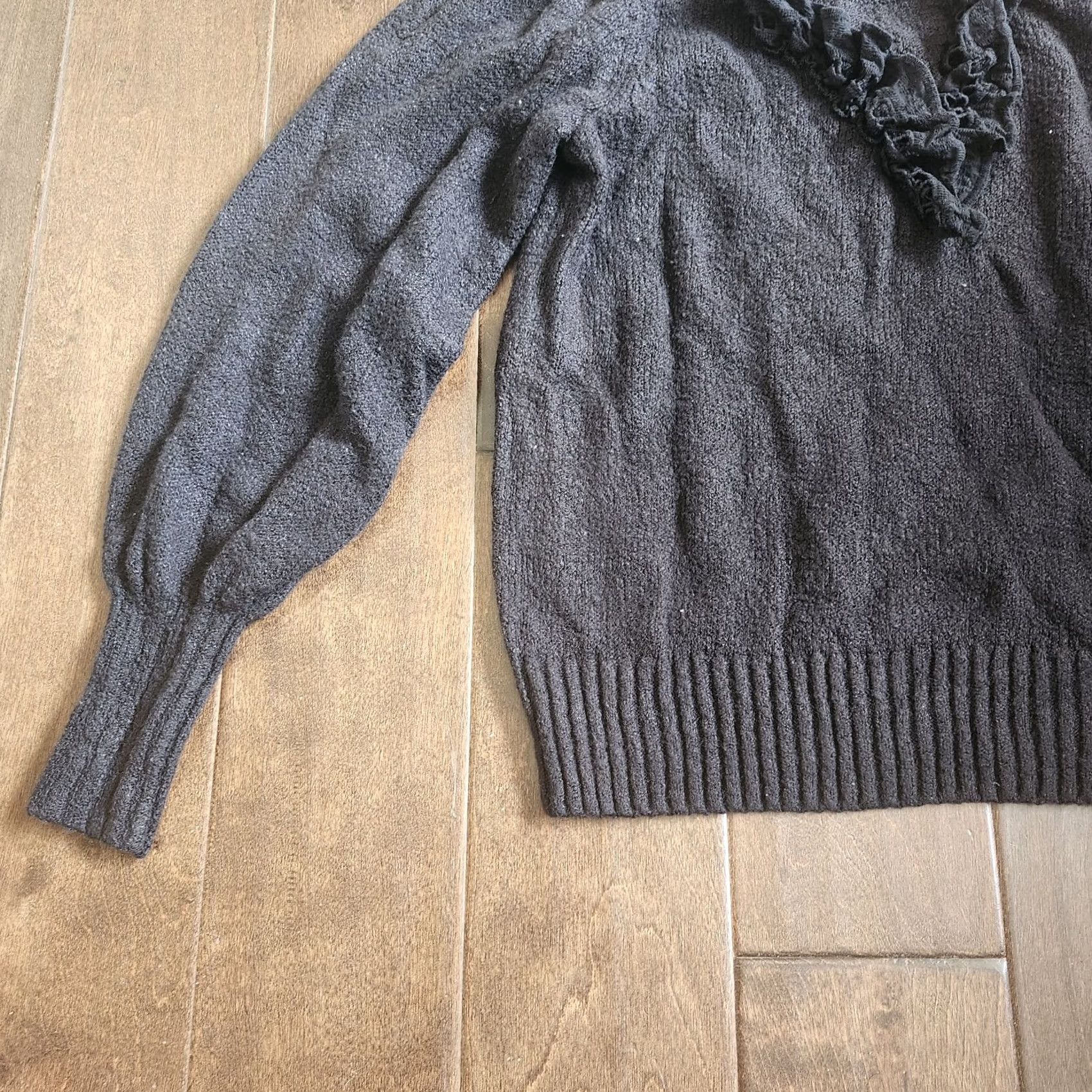 Vintage Time And Tru Womens Ruffle Black Sweater - XS Size Long Sleeve Pullover Size XS / US 0-2 / IT 36-38 - 6 Thumbnail