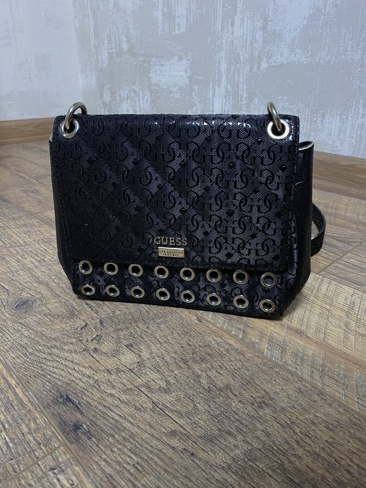 Designer × Guess × Vintage Guess Black Crossbody Bag with Grommets Stylish & Authentic Size ONE SIZE - 2 Thumbnail