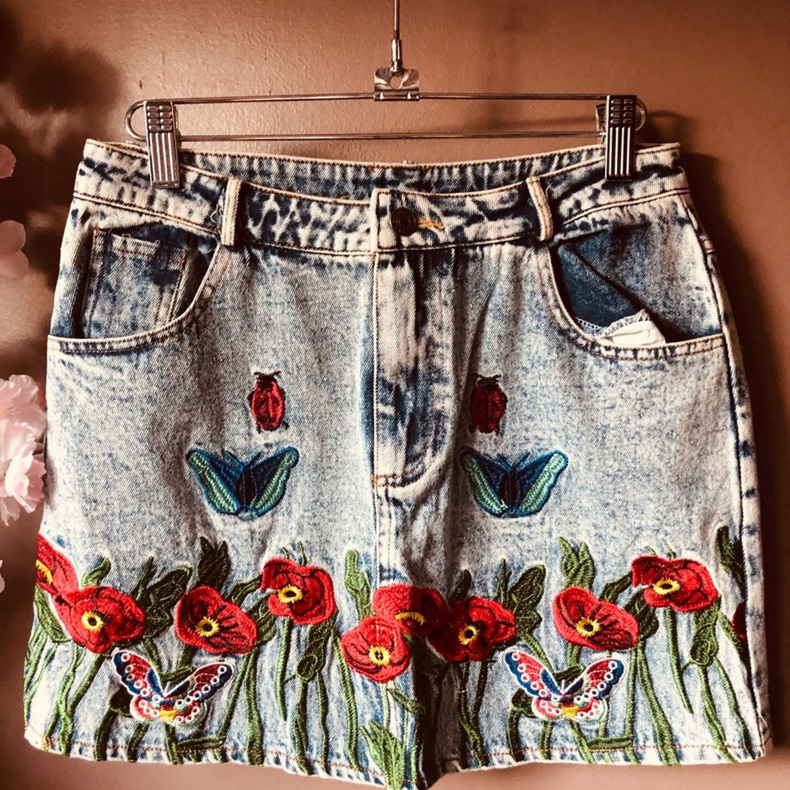 Other Stonewashed bottom mini denim skirt with embroidered. Size 28" / US 6 / IT 42 - 3 Thumbnail
