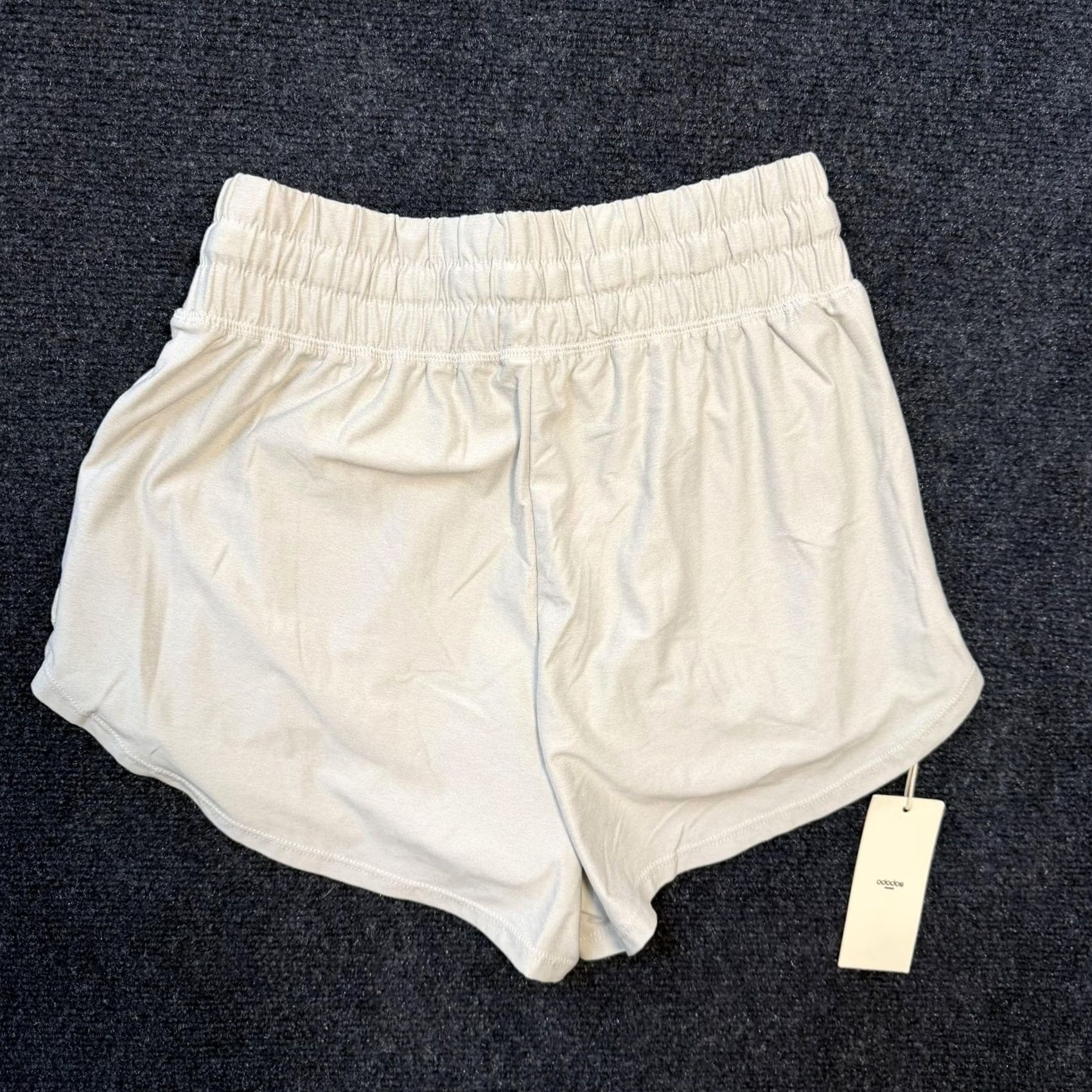 Vintage ODODOS Shorts Womens S Beige Stratum Series Athletic Running Relaxed Fit Jersey Knit Pockets Summer Size 28" / US 6 / IT 42 - 5 Thumbnail