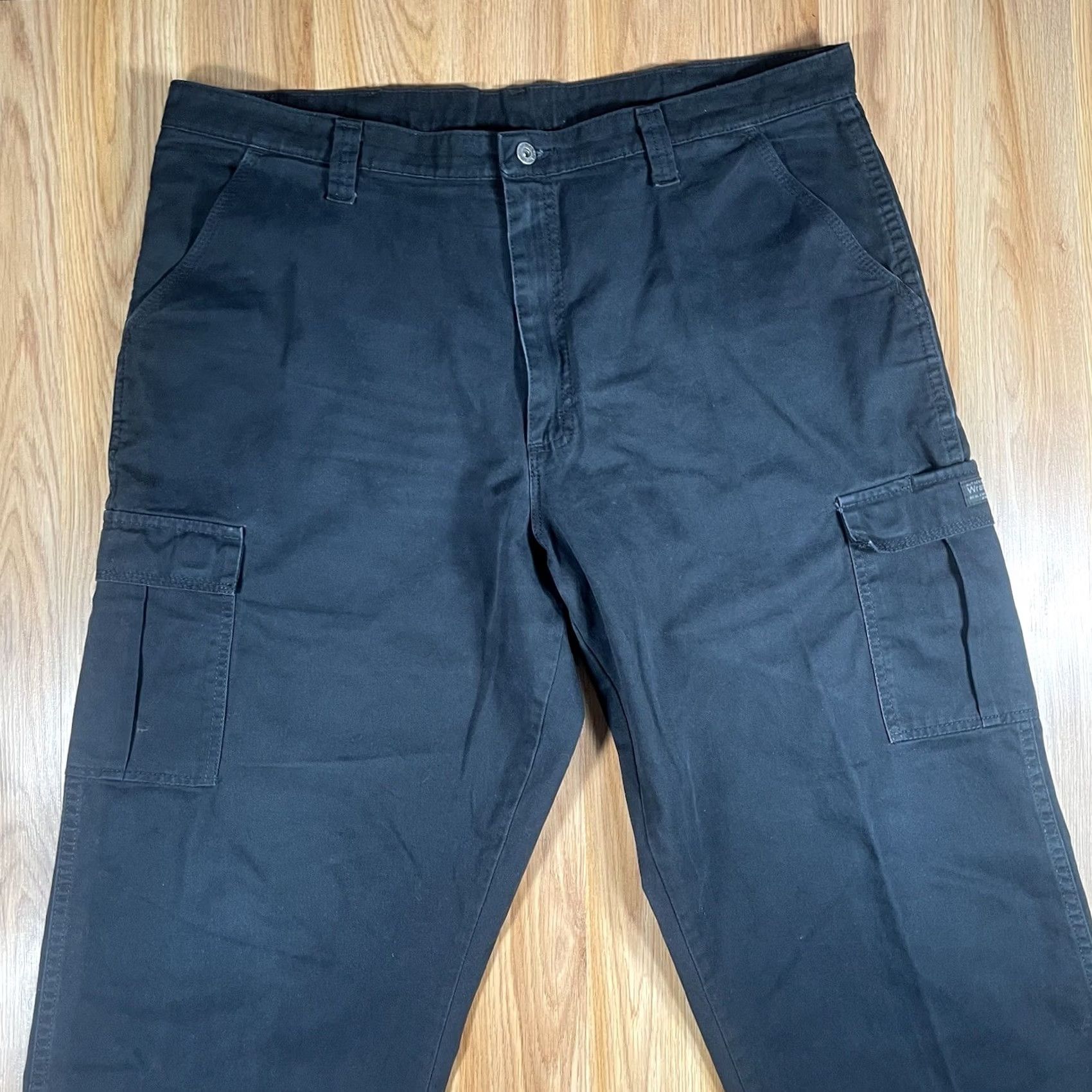 Wrangler Wrangler Pants Mens 40 Black Khaki Flap Pockets Casual Utility Cargo Size 40Wx32L Size US 40 / EU 56 - 2 Thumbnail