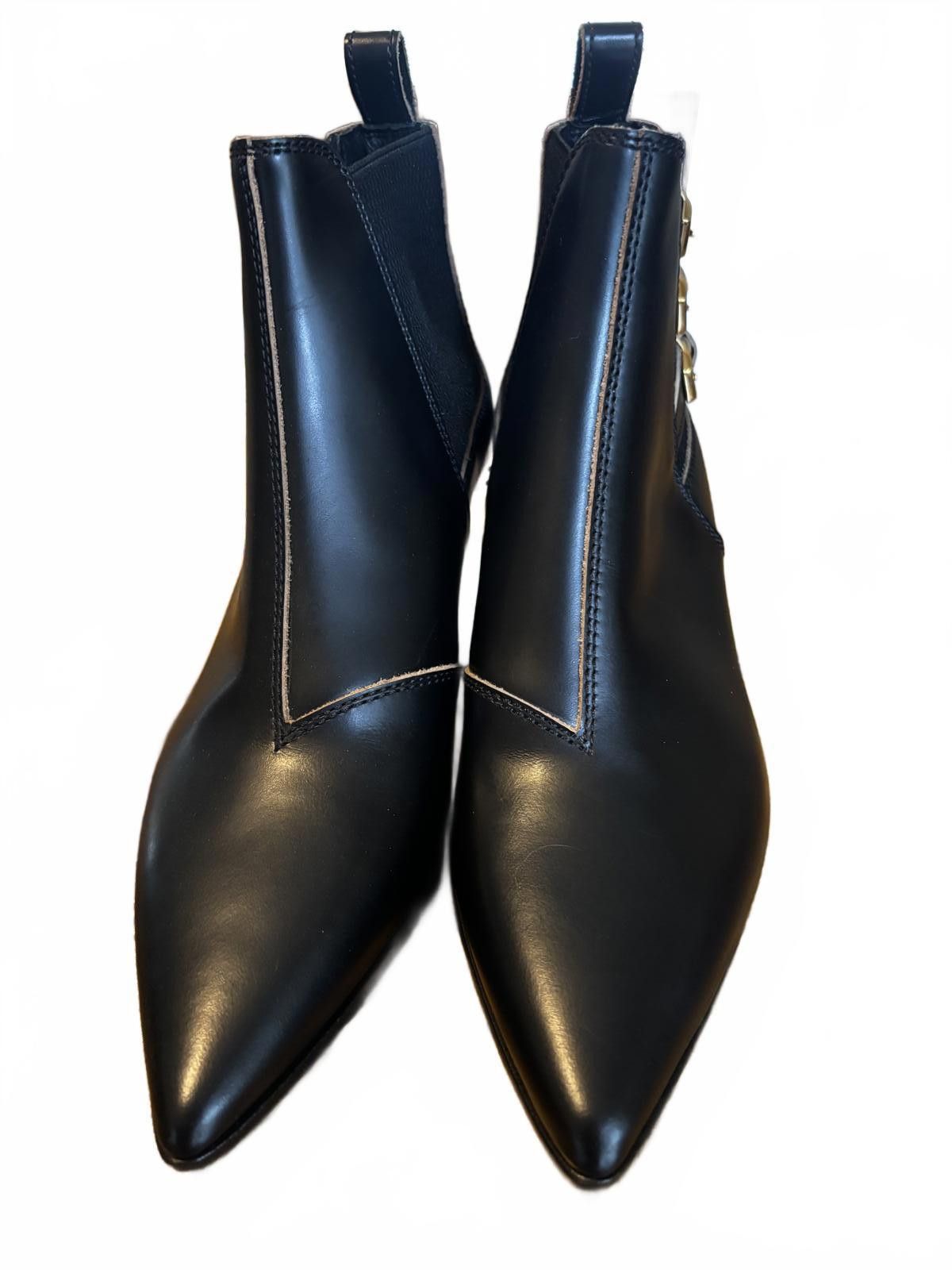 Gucci Gucci Black Leather Gold Buckle Boots Size 35 Size US 5.5 / IT 35.5 - 4 Thumbnail