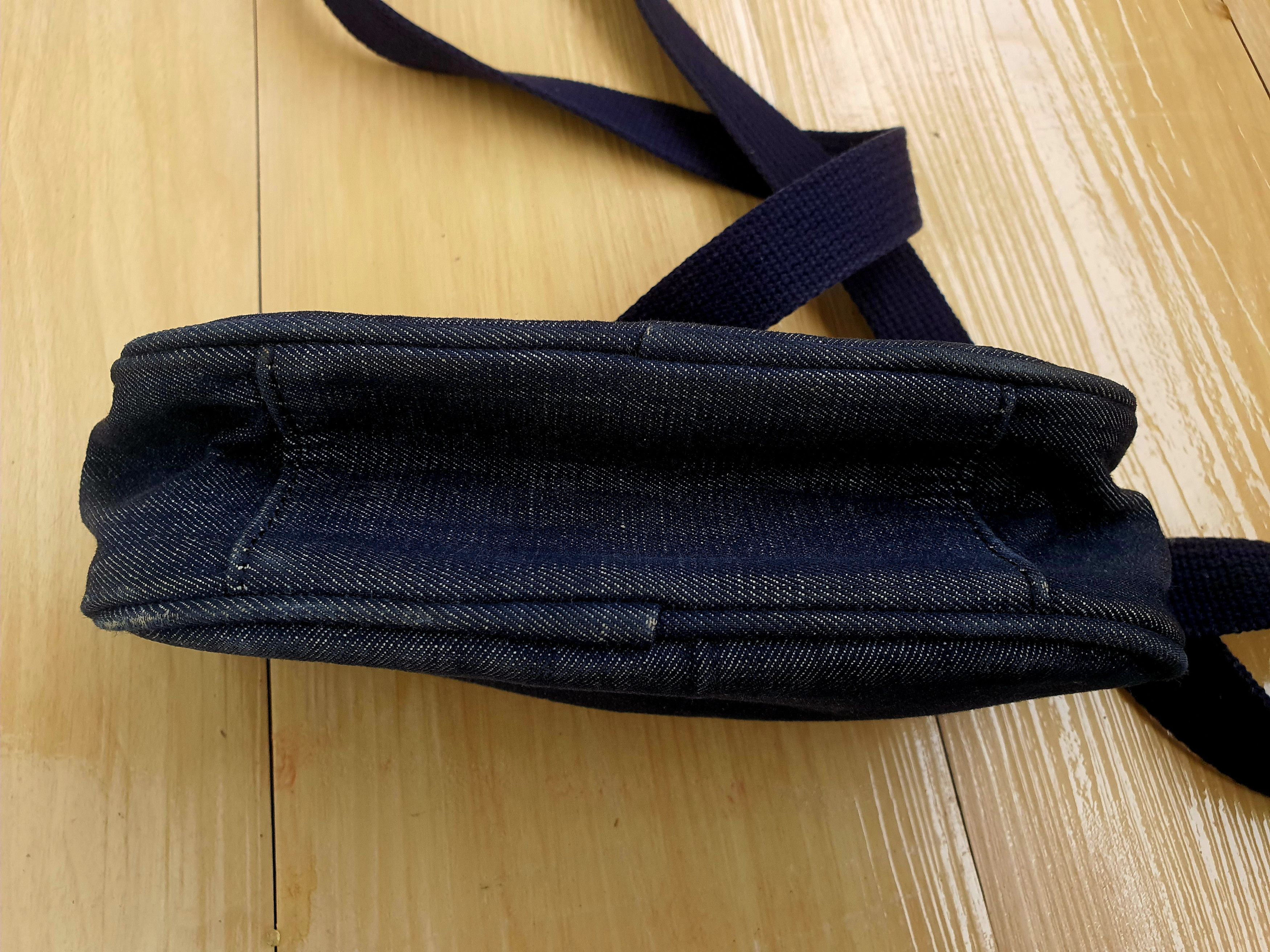 Burberry Burberry Bear Case Sling Bag Size ONE SIZE - 2 Thumbnail