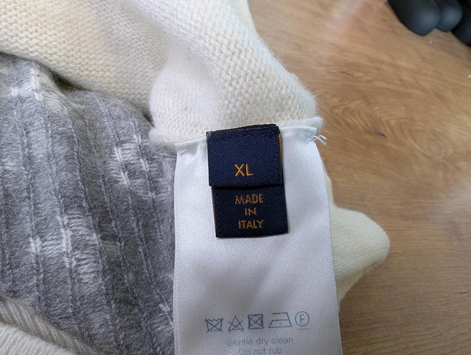 Louis Vuitton Louis Vuitton Half Monogram Cashmere Sweater in White Size US XL / EU 56 / 4 - 5 Thumbnail