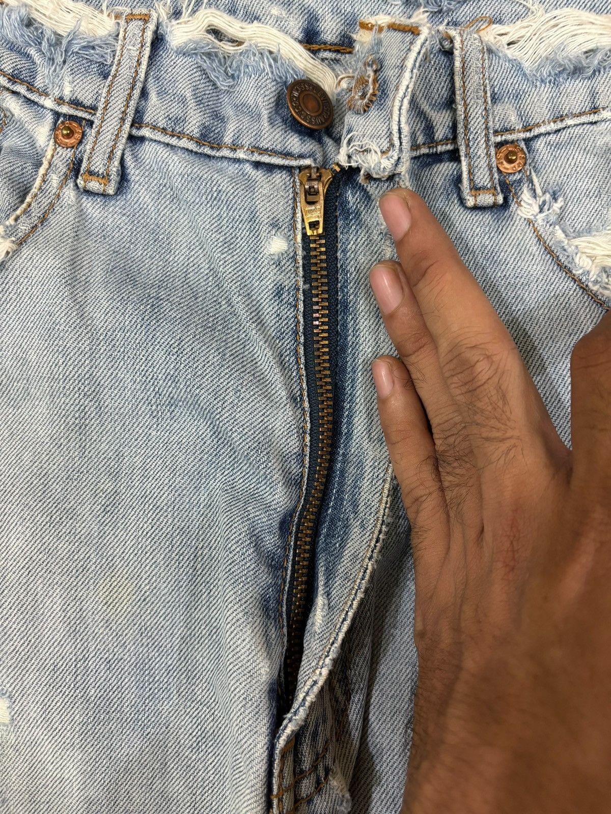 Levi's Vintage 90s Levis 508 Light Wash Distressed Loose Jeans Size US 30 / EU 46 - 3 Thumbnail