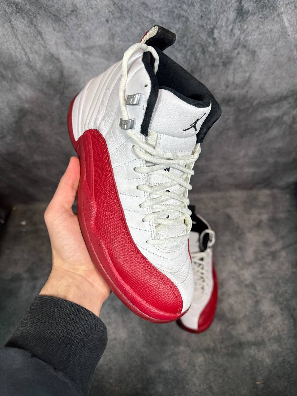 Jordan Brand Size 8 | Jordan 12 Cherry No Box | Pre-Owned Size US 8 / EU 41 - 1 Thumbnail