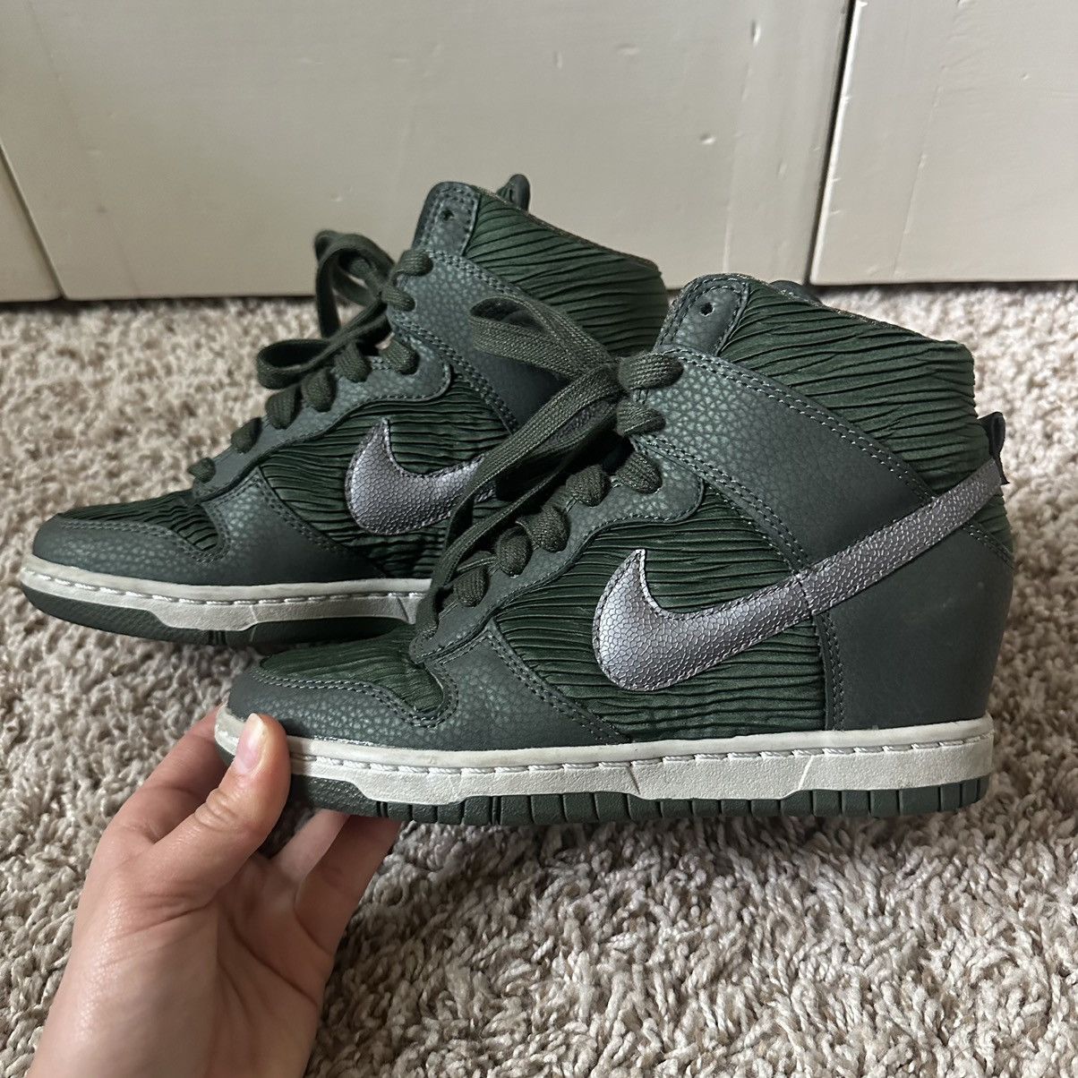 Nike sky high dunk green best sale