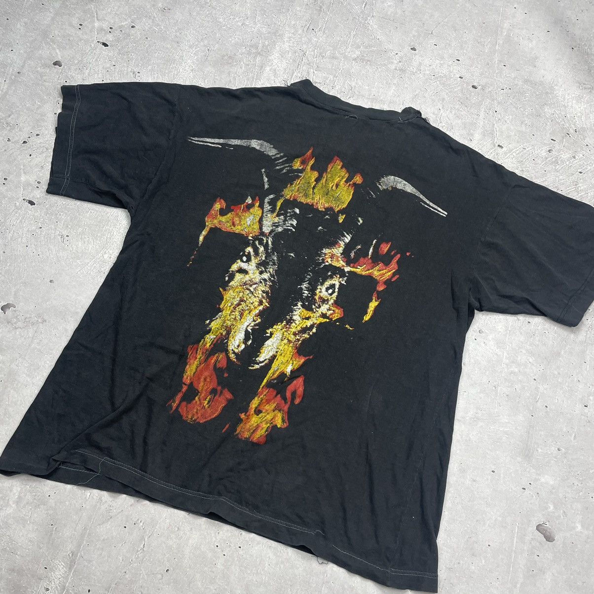 Vintage Vintage 90’s Bathory Requiem Amazing faded t-shirt Size US XL / EU 56 / 4 - 13 Thumbnail