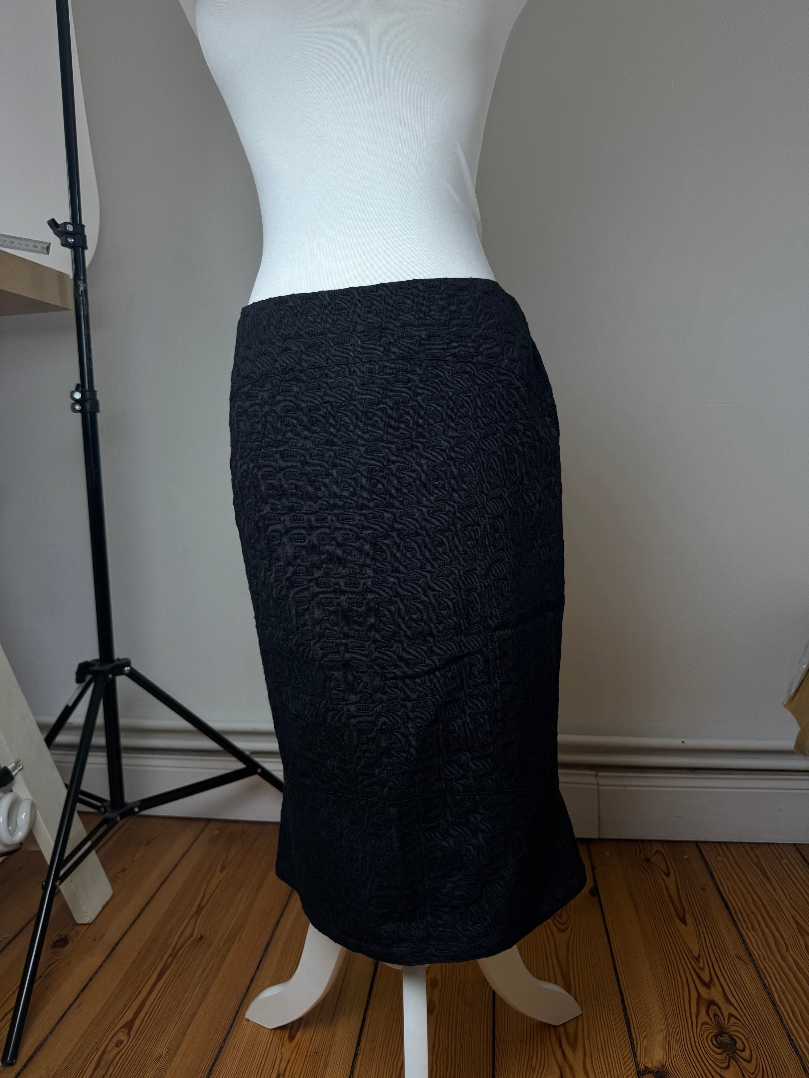 Fendi Vintage Roma Monogram Canvas skirt m Size 27" / US 4 / IT 40 - 1 Thumbnail
