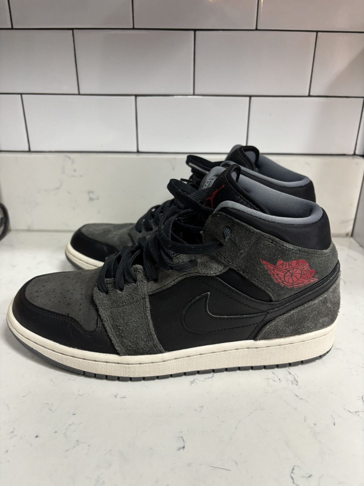 Jordan Brand Jordan 1 Mid “Shadow 2.0” Size US 9.5 / EU 42-43 - 1 Thumbnail