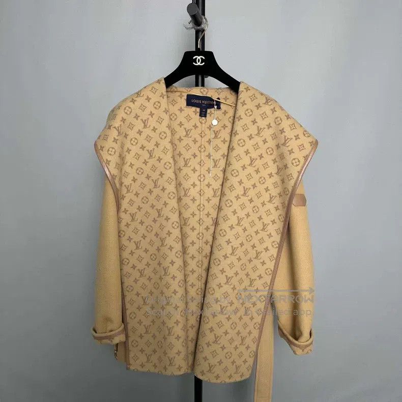Louis Vuitton Louis Vuitton Full-print short coat Size XS / US 0-2 / IT 36-38 - 1 Thumbnail