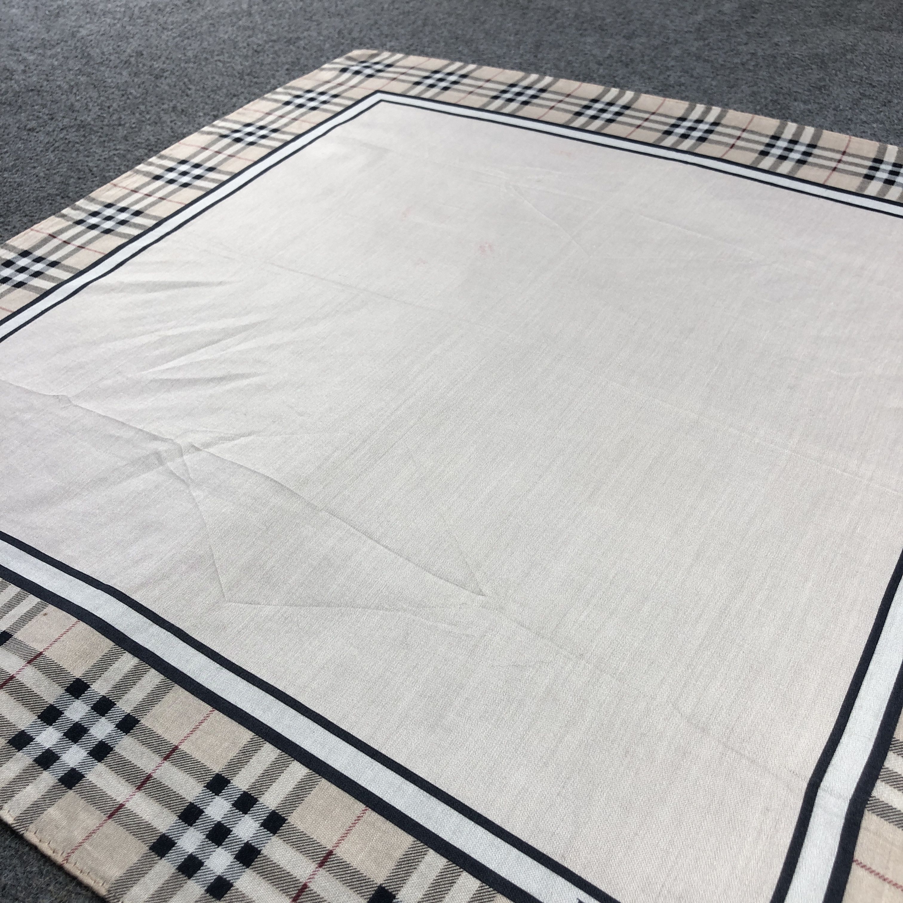 Burberry Burberry Handkerchief Neckerchief Bandana H2662 Size ONE SIZE - 3 Thumbnail