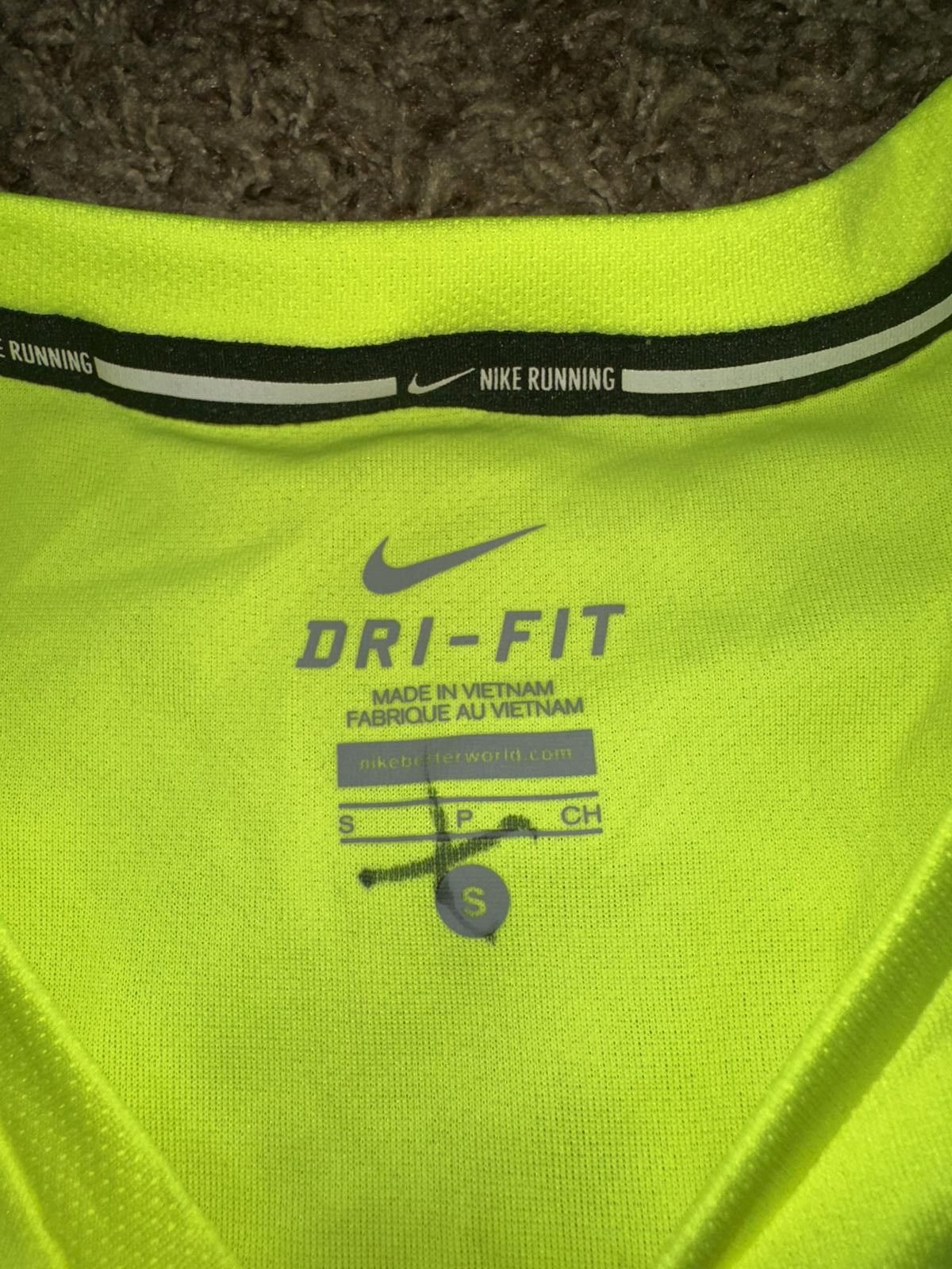 Nike Nike Men’s Miler UV 40 Running Training Dri-Fit Volt T-Shirt Size US S / EU 44-46 / 1 - 4 Thumbnail