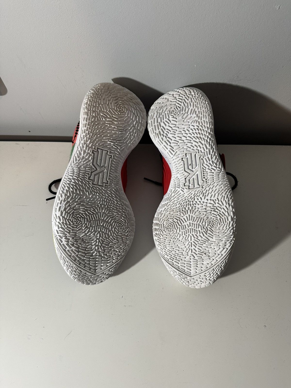 Nike Nike Kyrie 3 Low NY vs. NY Men’s Size US 9 / EU 42 - 3 Thumbnail