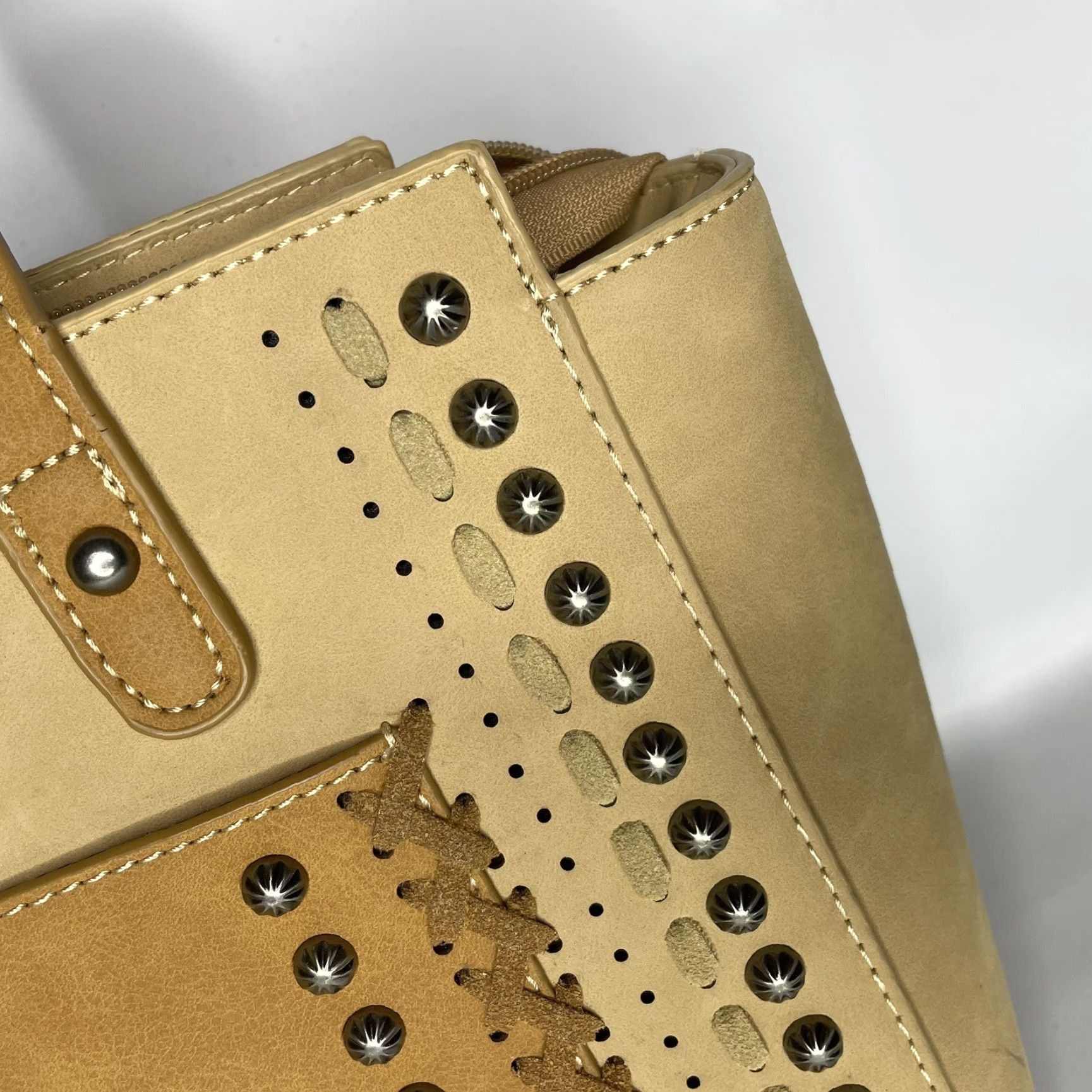 Vintage American Bling Concealed Carry Shoulder Bag Tan Purse Studded Detail Zip Closure Purse Women Large Brown Tan Size ONE SIZE - 3 Thumbnail