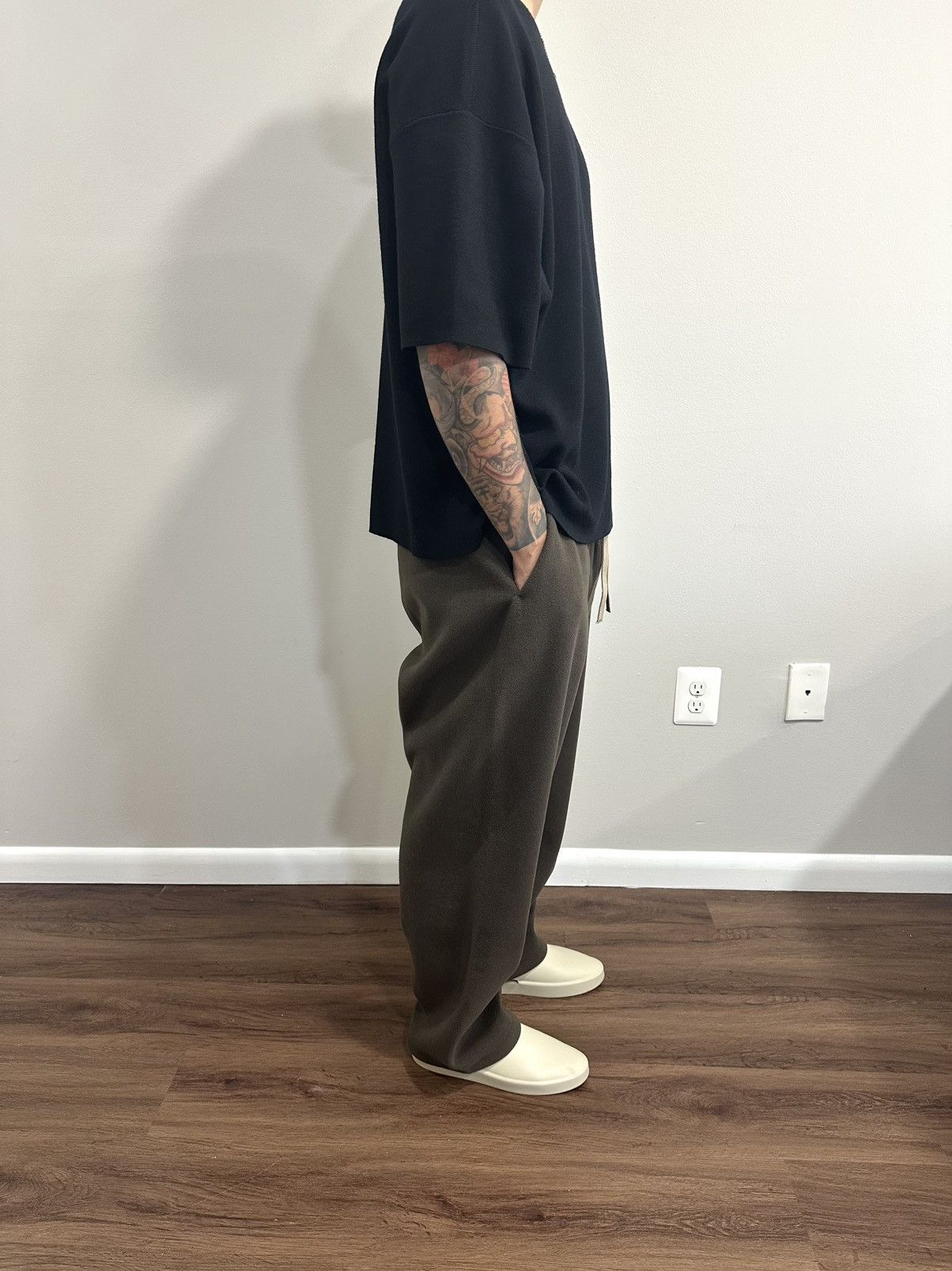 Essentials Fear of God Essentials Brown Brushed Yarn Sweatpants Size US 32 / EU 48 - 8 Thumbnail