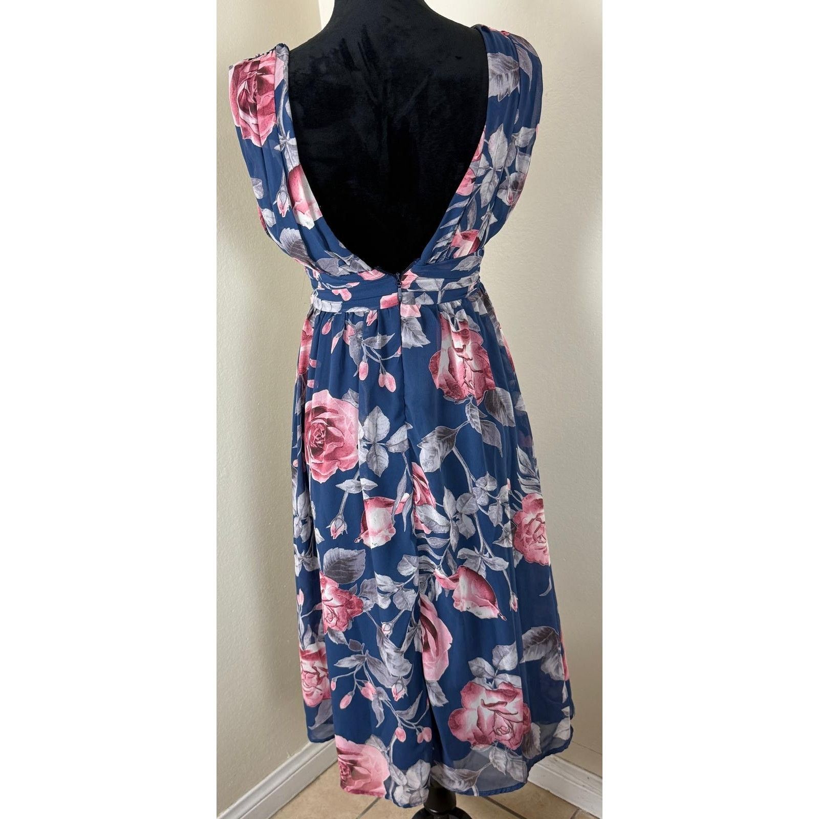 Other Lulus Dress - Size Small - Pre-owned, Great Condition Size S / US 4 / IT 40 - 2 Thumbnail