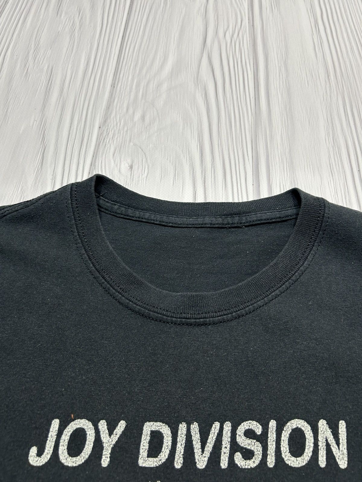 Band Tees Vintage Y2K Joy Division Unknown Pleasures T-Shirt Size US L / EU 52-54 / 3 - 9 Thumbnail
