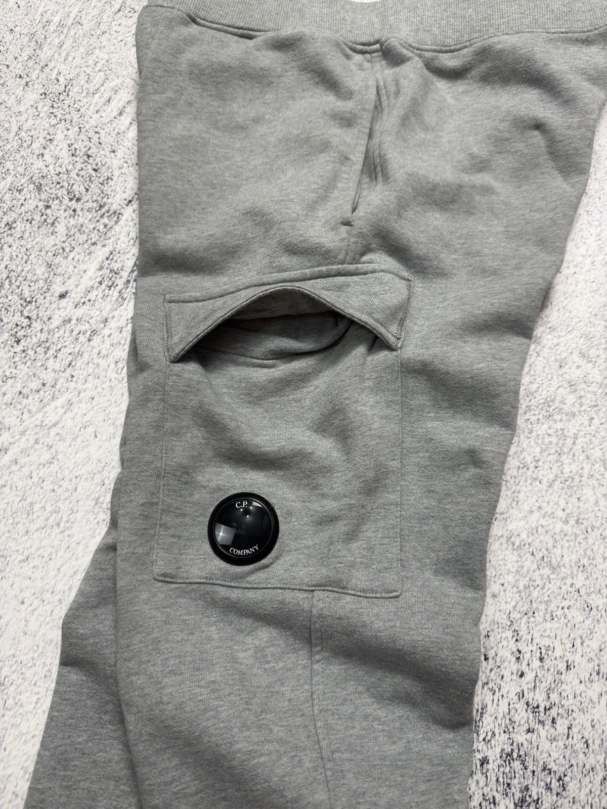 C.P. Company C.P. Company Diagonal Raised Fleece Cargo Grey Sweatpants Size US 32 / EU 48 - 14 Thumbnail