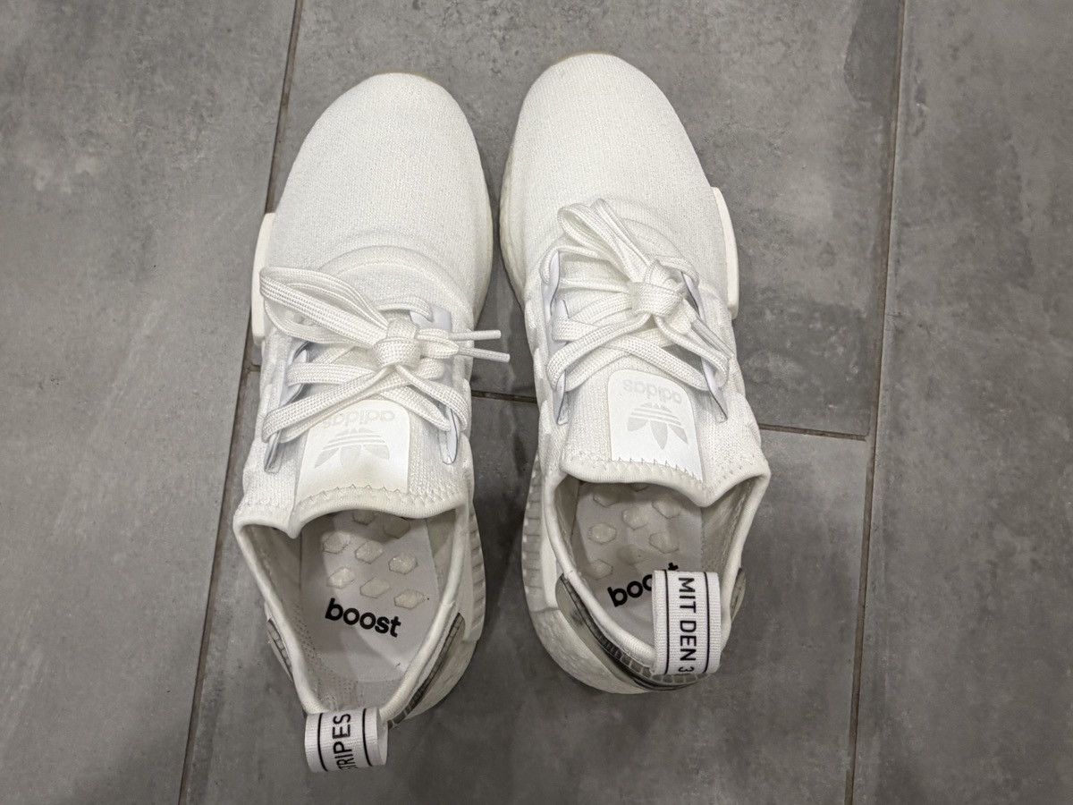 Adidas Adidas NMD_R1 'Triple White' BD7746 Size US 8.5 / EU 41-42 - 10 Thumbnail